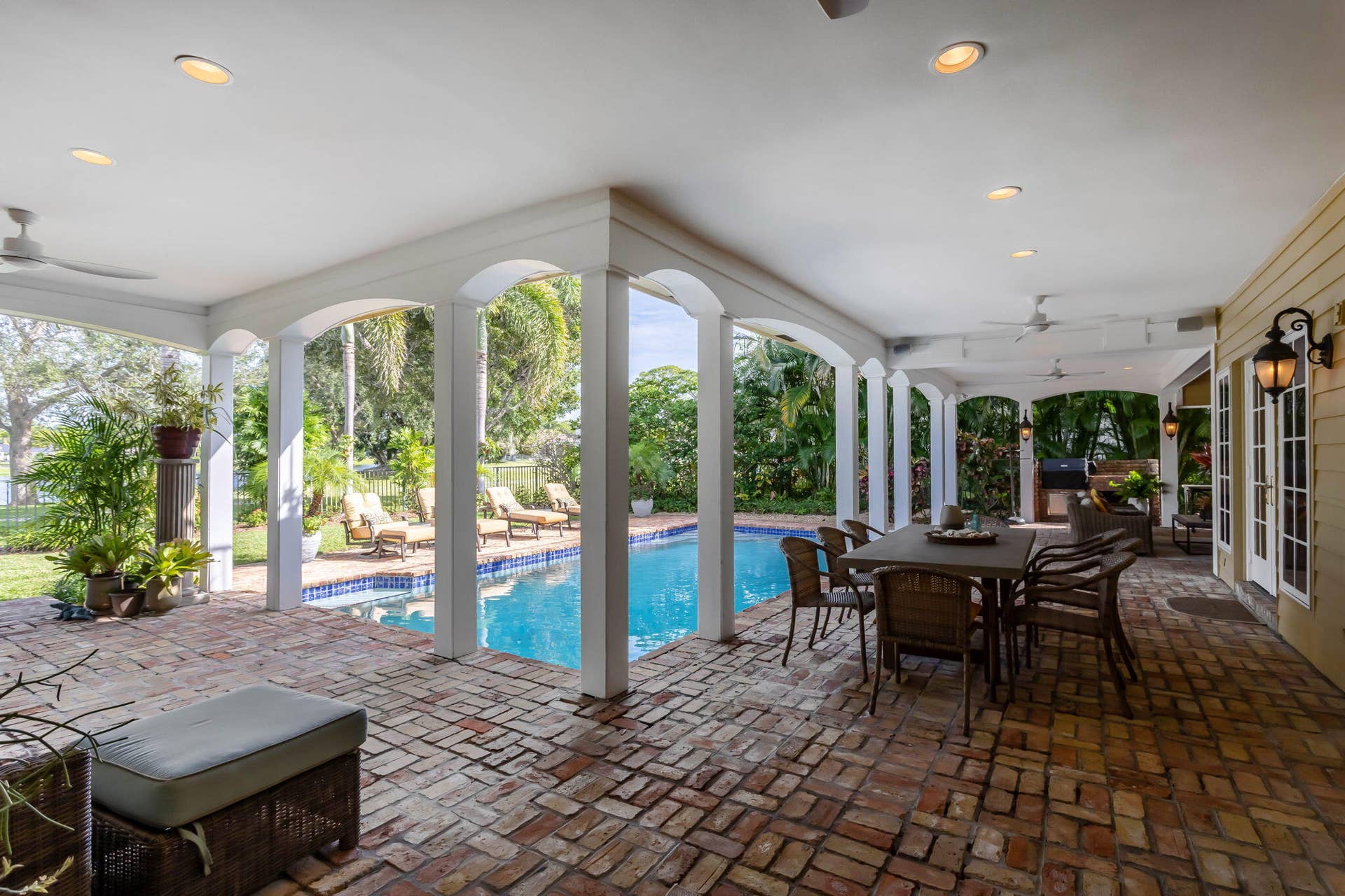 2883 Banyan Boulevard Circle NW, Boca Raton, FL 33431 Lanai corner view