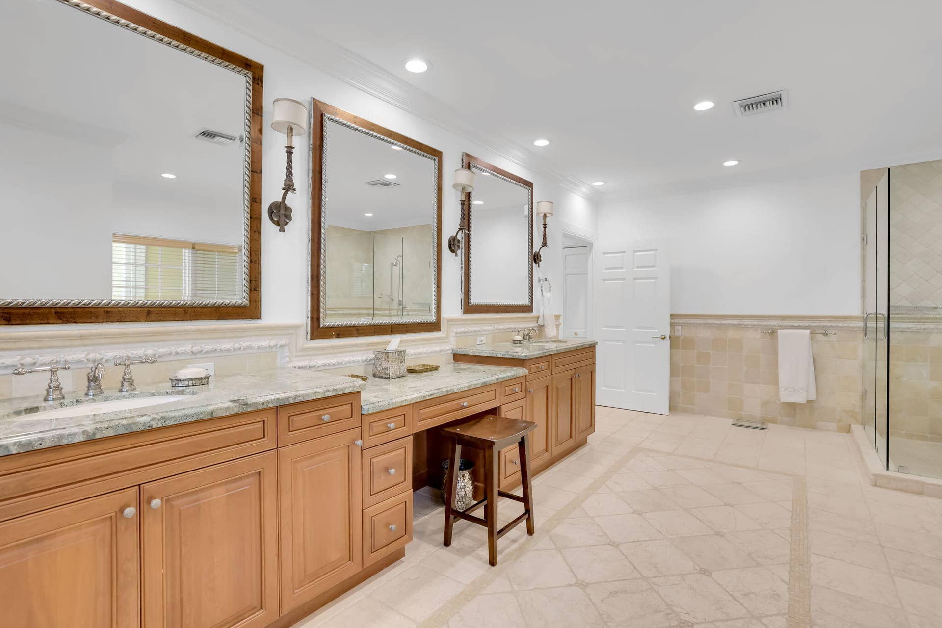 2883 Banyan Boulevard Circle NW, Boca Raton, FL 33431 77-web-or-mls-0E2A8492