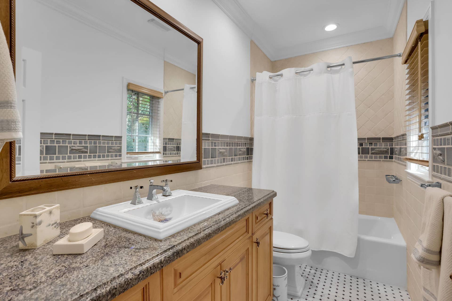2883 Banyan Boulevard Circle NW, Boca Raton, FL 33431 Ensuite bathroom