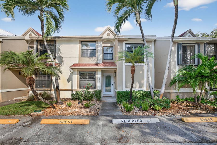 Property photo for 237 City View Drive, #237, Fort Lauderdale, FL