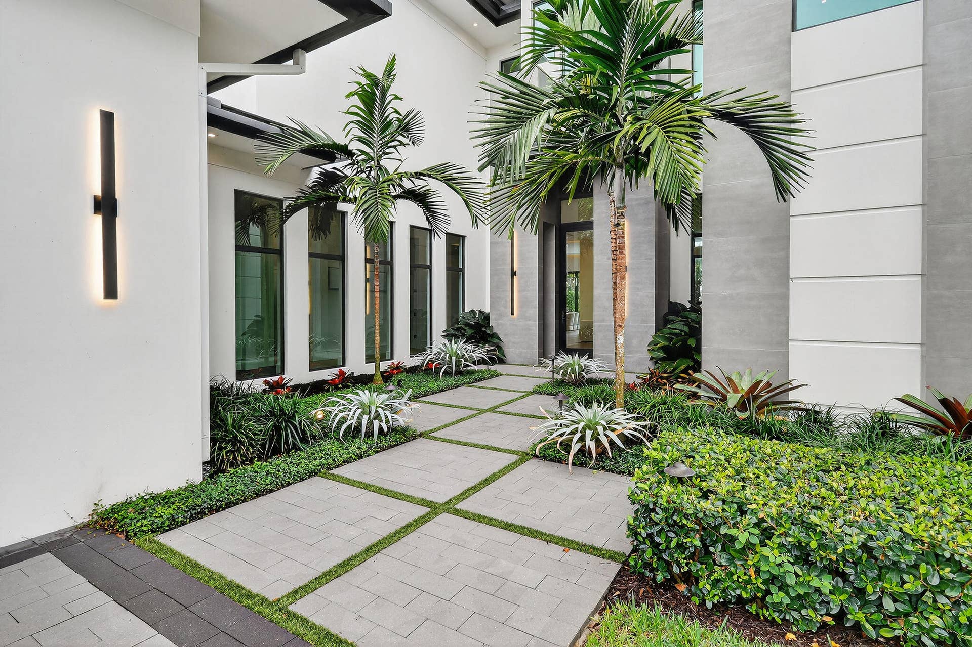 2085 Vitex Lane, North Palm Beach, FL 33408 2085VitexLn-FrontExterior(12)