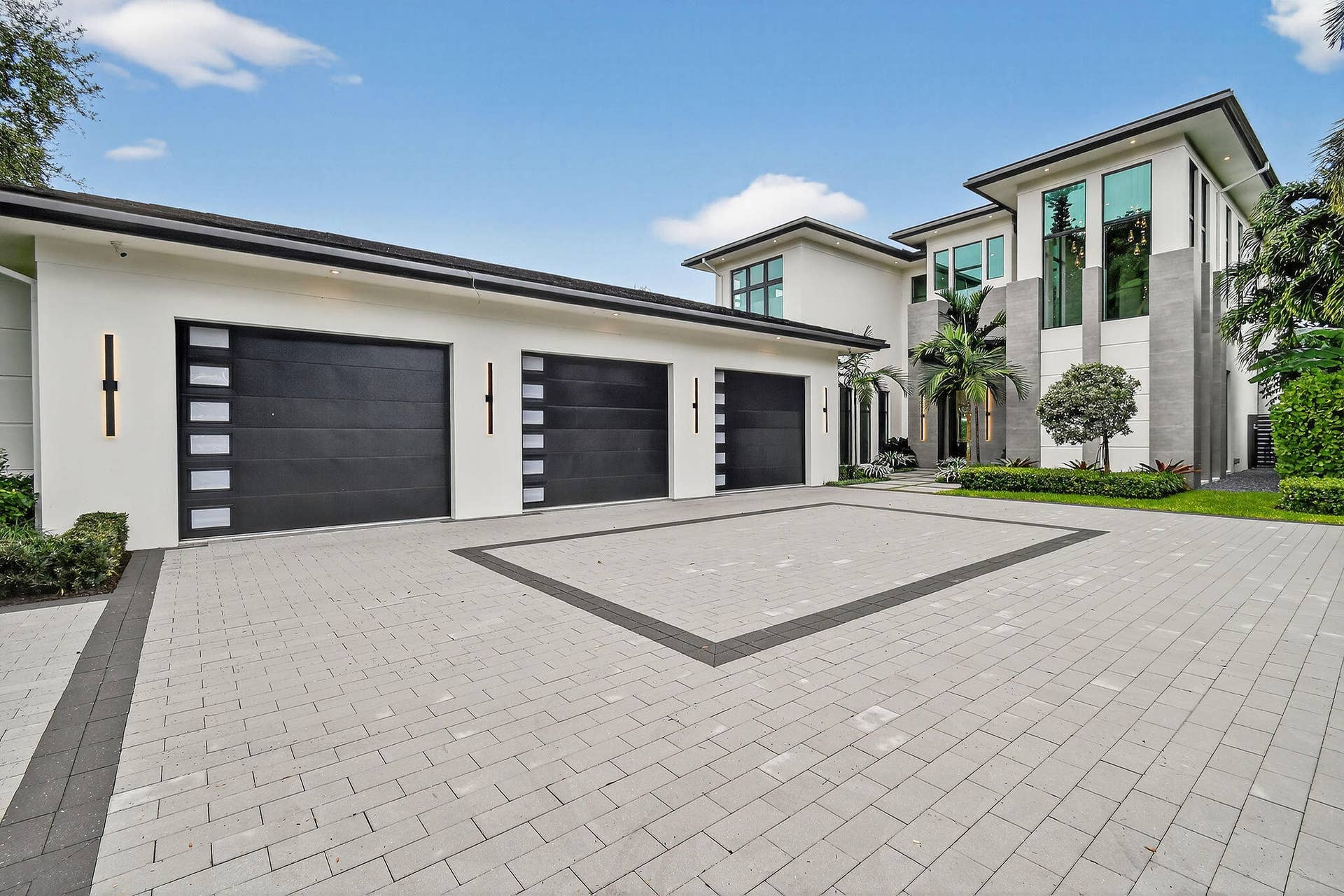 2085 Vitex Lane, North Palm Beach, FL 33408 2085VitexLn-FrontExterior(9)
