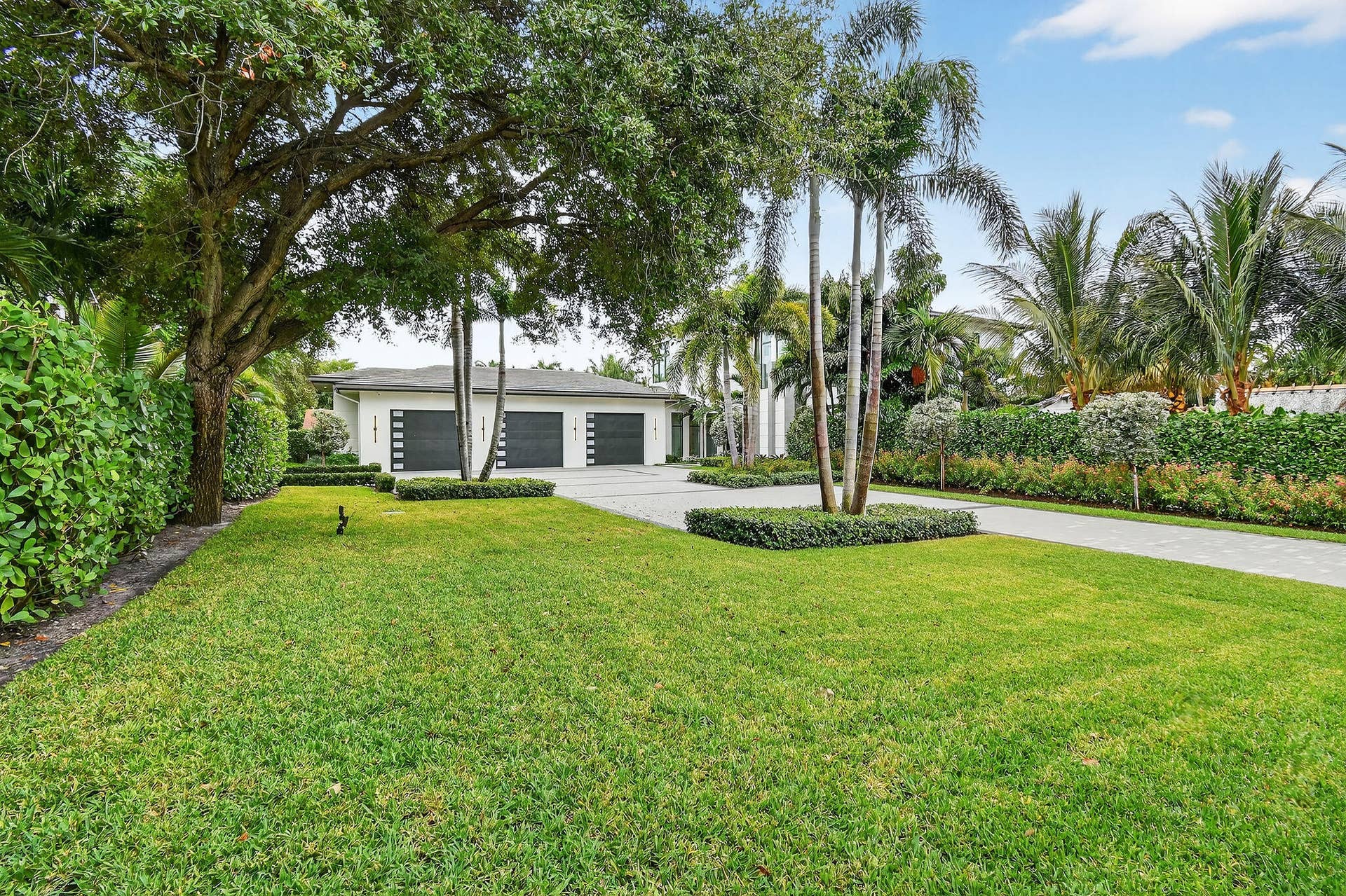 2085 Vitex Lane, North Palm Beach, FL 33408 2085VitexLn-FrontExterior(5)