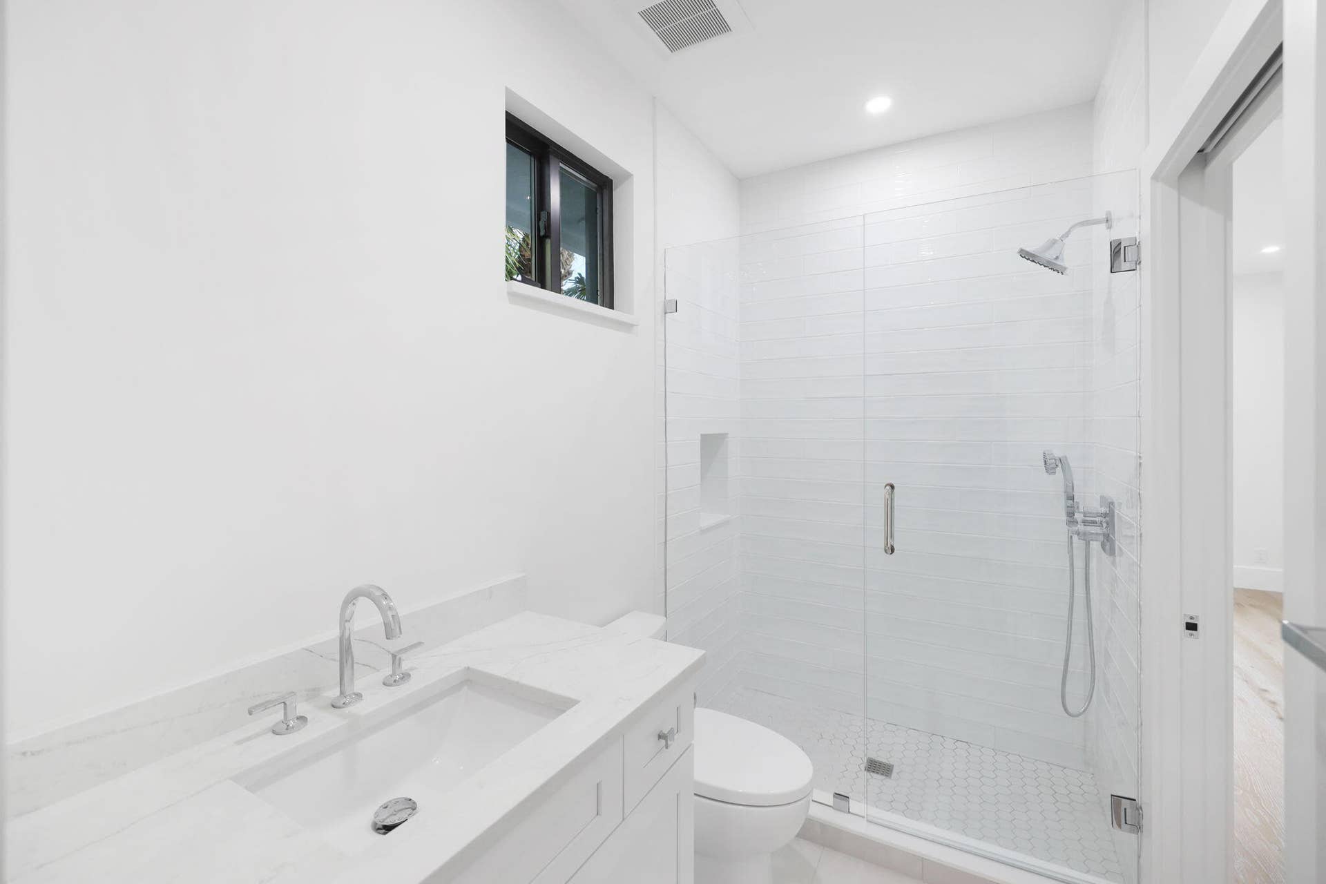 195 Birkdale Lane, Jupiter, FL 33458 195 Birkdale - Guest Bath 3