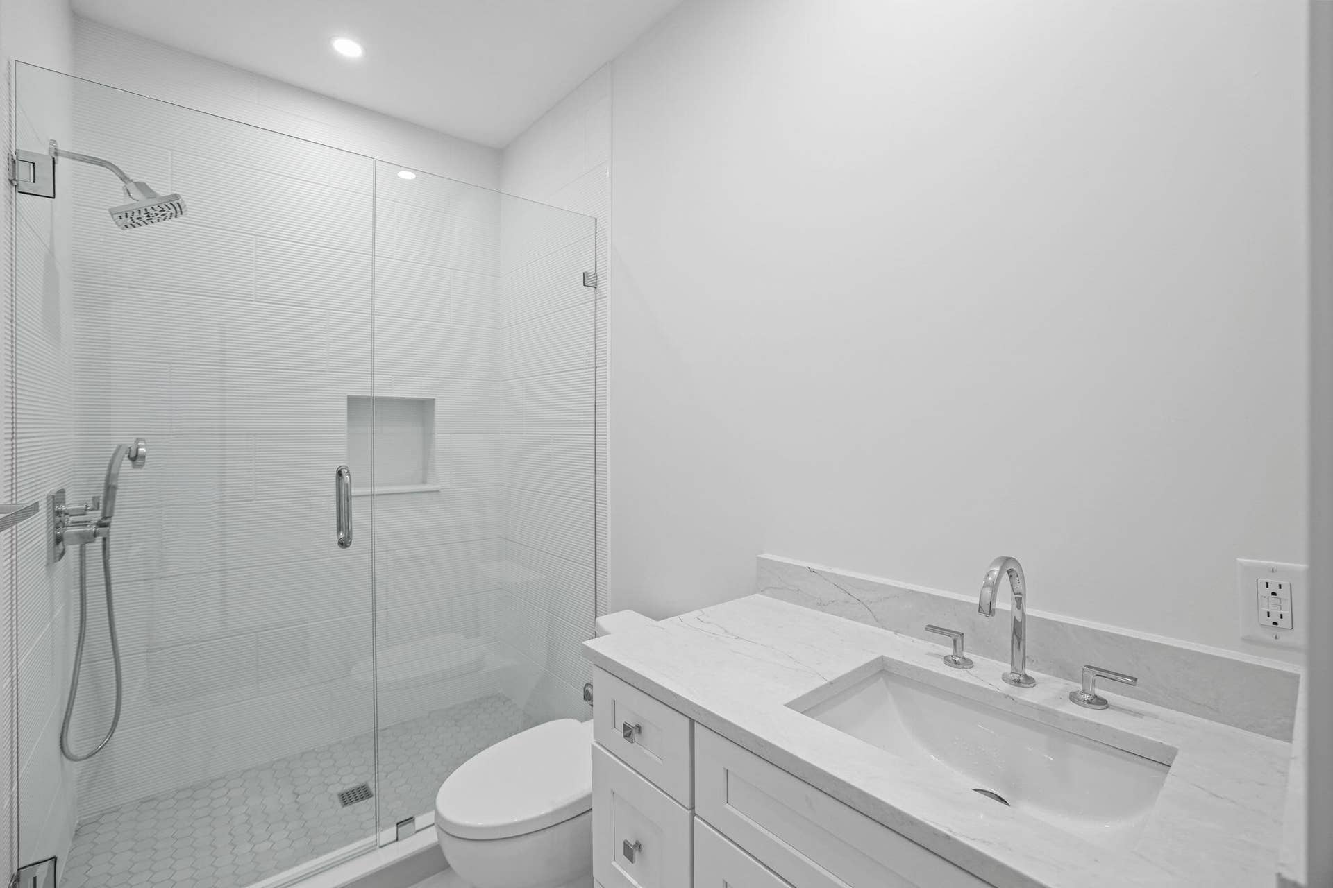195 Birkdale Lane, Jupiter, FL 33458 195 Birkdale Guest Bathroom 4