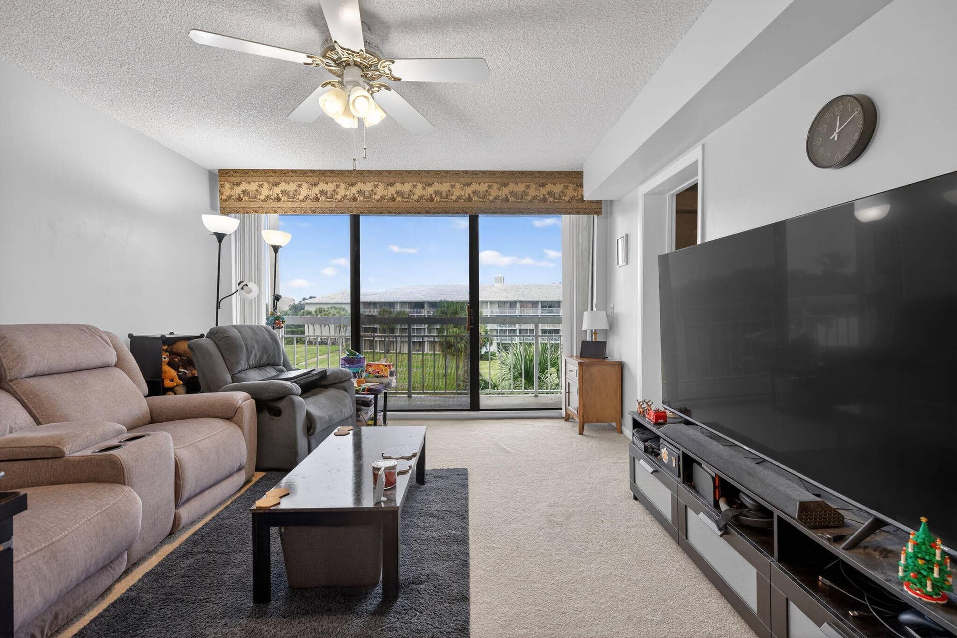 2441 Village Boulevard, #405, West Palm Beach, FL 33409 2441 Village Boulevard, #405, West Palm Beach, FL 33409