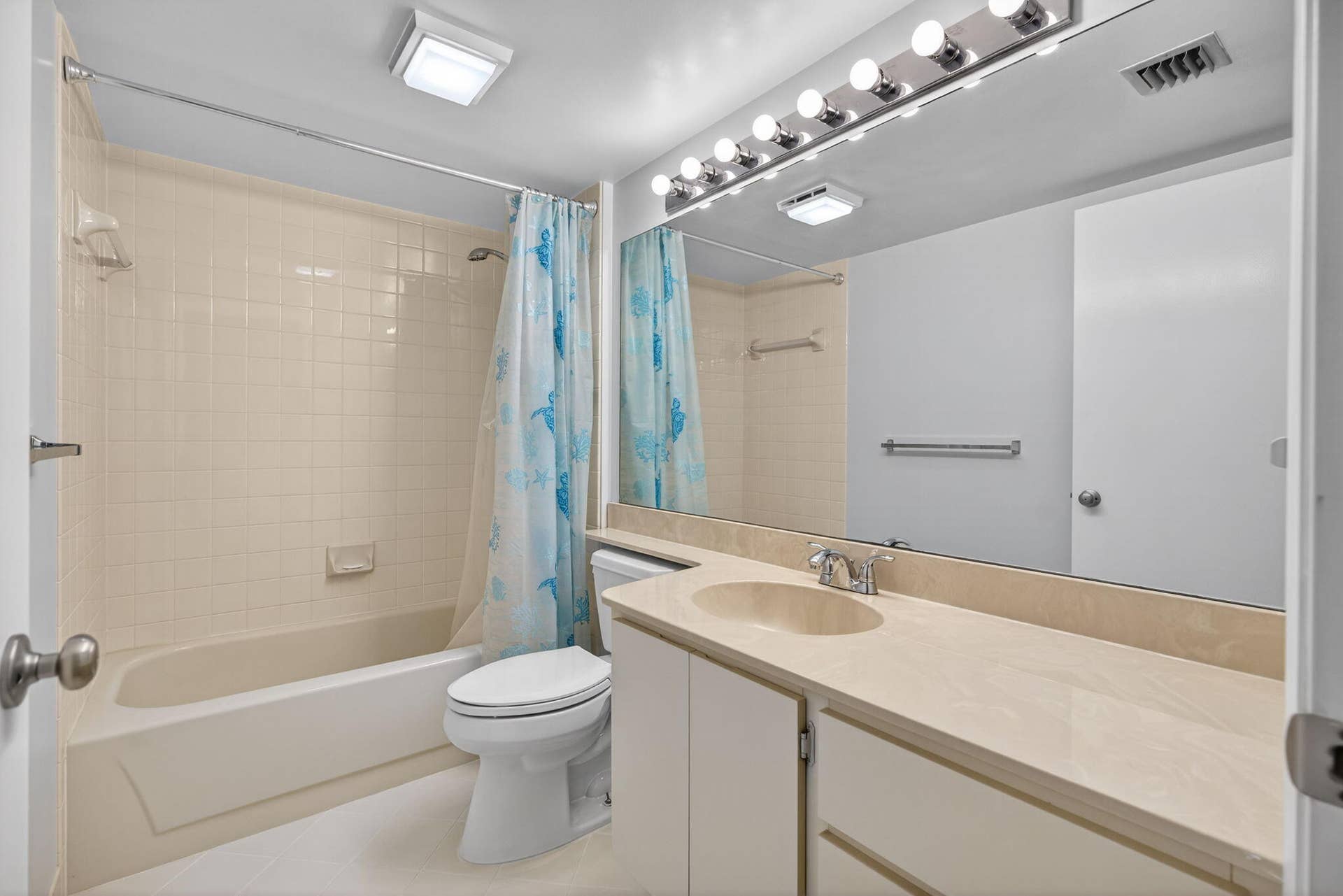 2441 Village Boulevard, #405, West Palm Beach, FL 33409 2441 Village Boulevard, #405, West Palm Beach, FL 33409