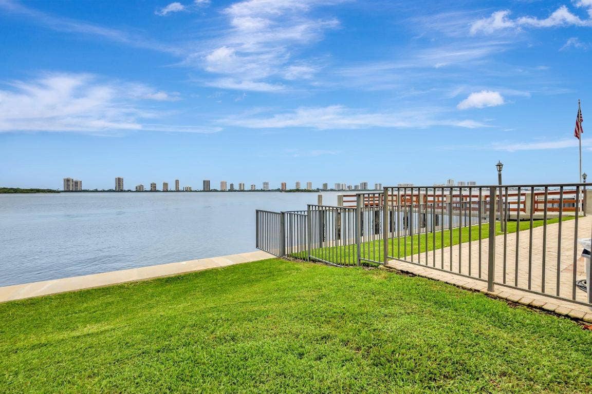 105 Paradise Harbour Boulevard, #307, North Palm Beach, FL 33408 105 Paradise Harbour Boulevard, #307, North Palm Beach, FL 33408