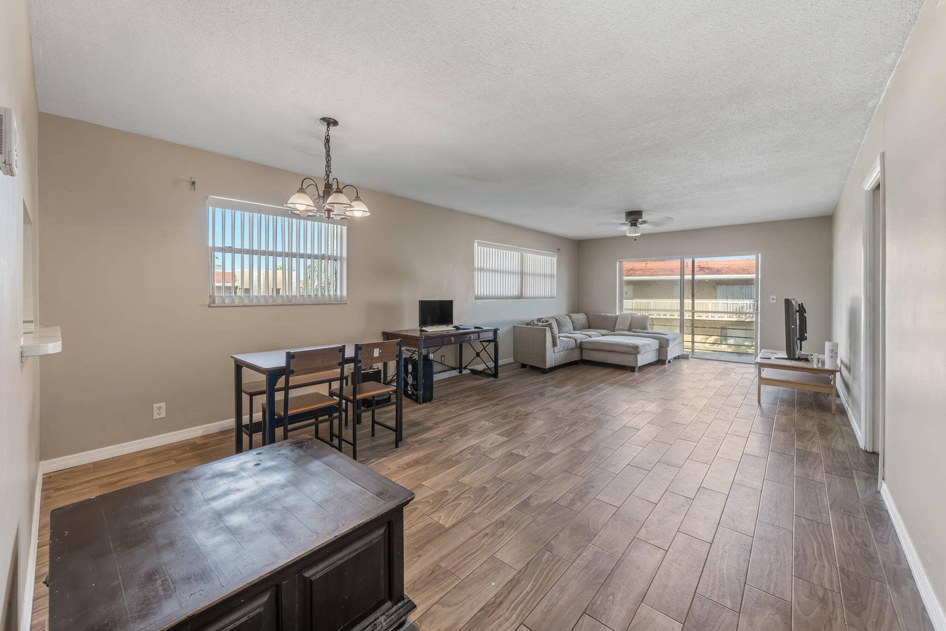 419 S Us Highway 1, #E201, North Palm Beach, FL 33408 Living Room