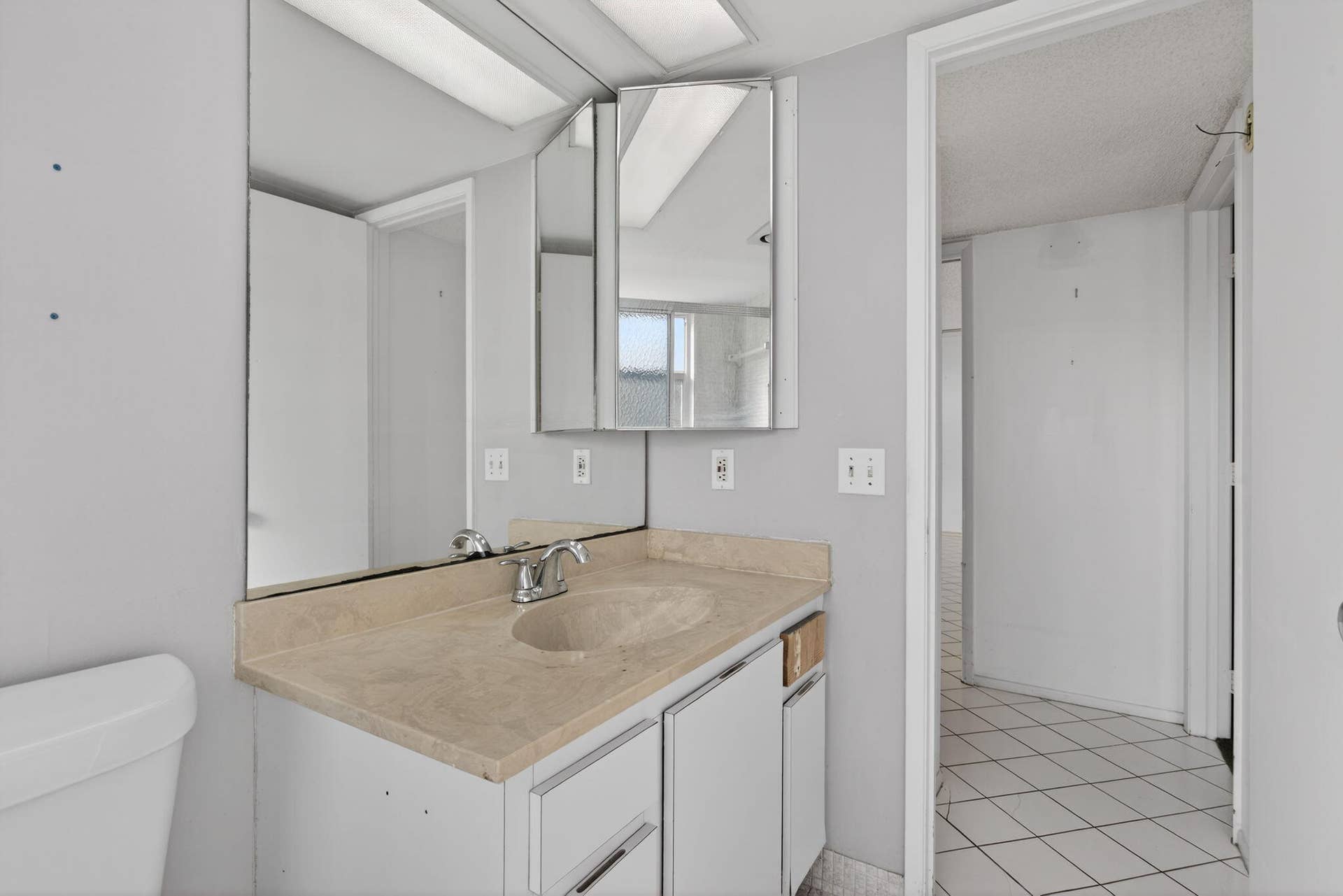Guest Full Bath