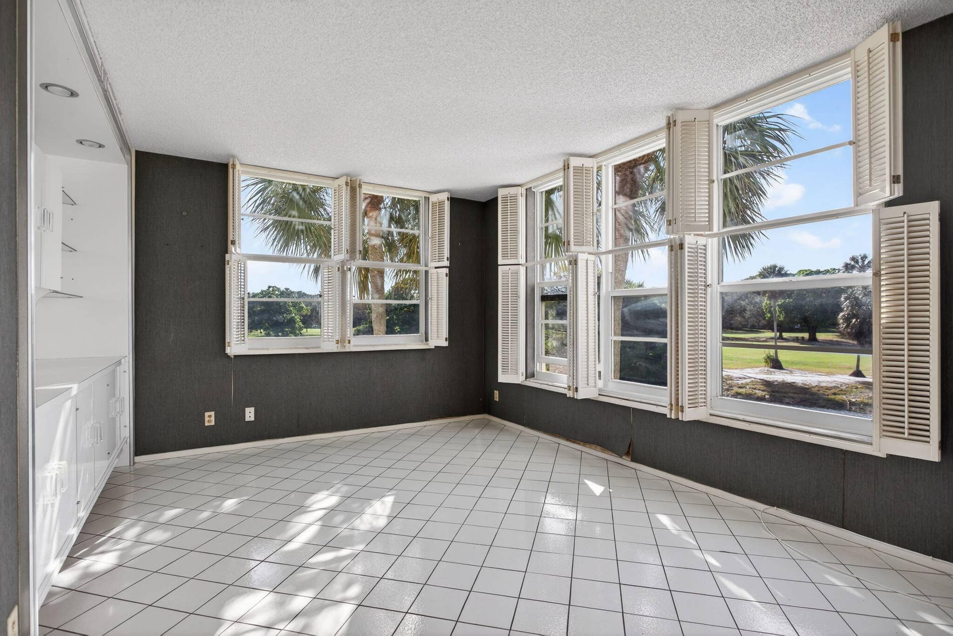 3rd Bedroom/Office/Den