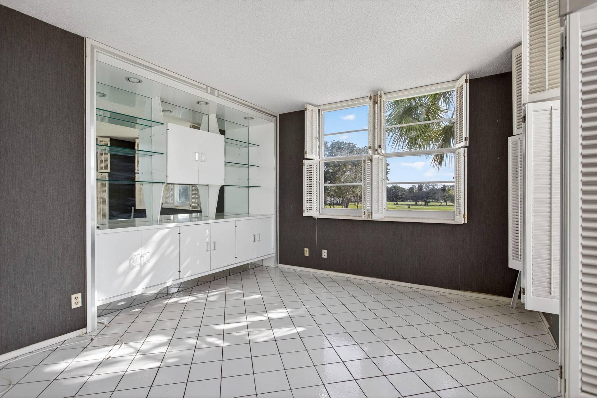 3rd Bedroom/Office/Den
