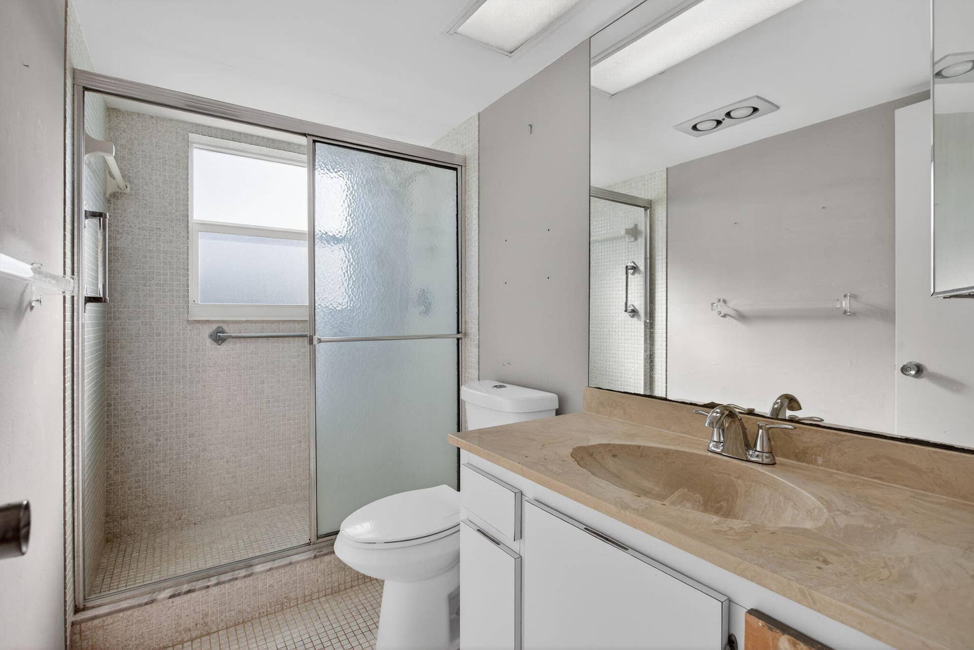 Guest Full Bath