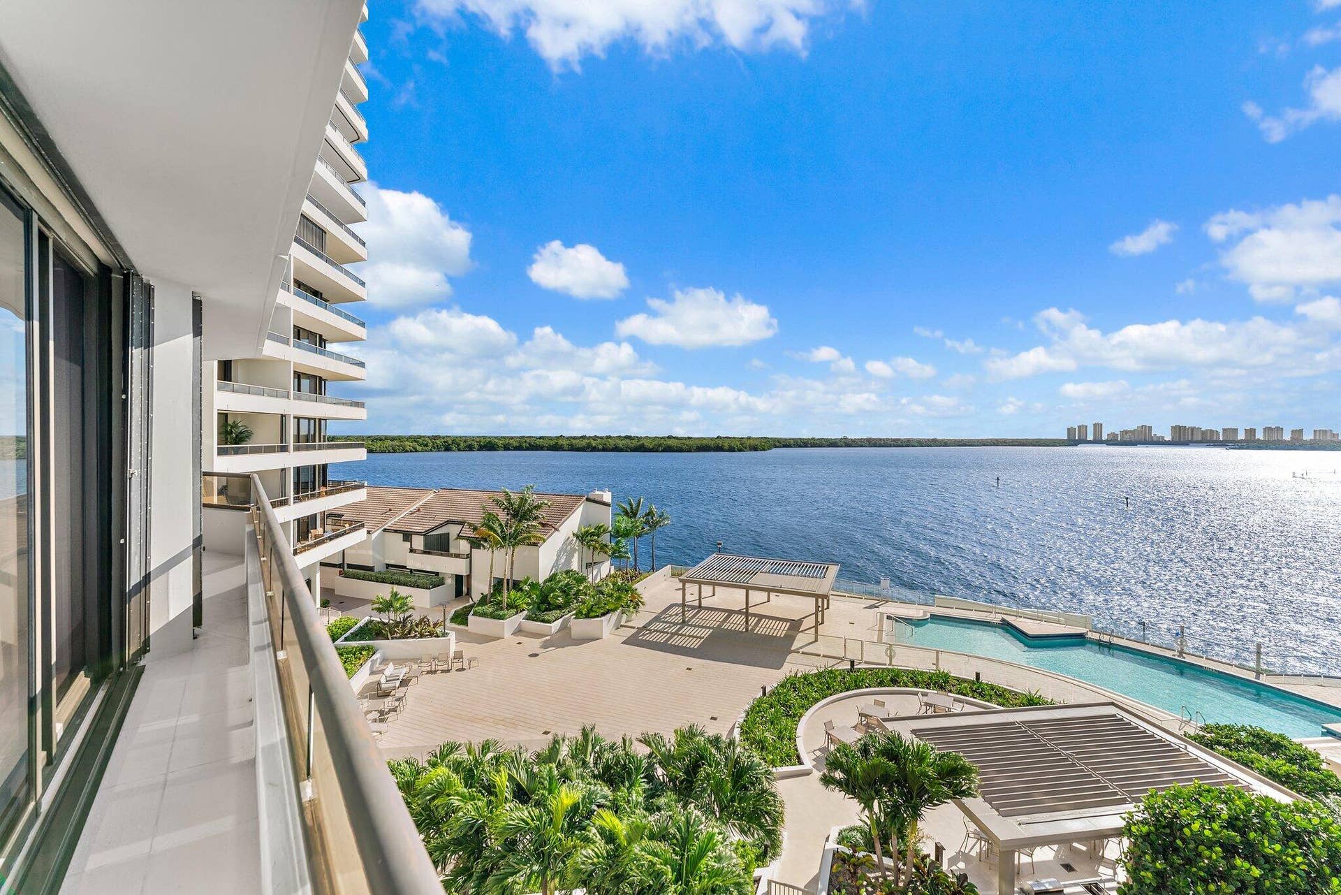 100 Lakeshore Drive, #457, North Palm Beach, FL 33408 100 Lakeshore Drie #457