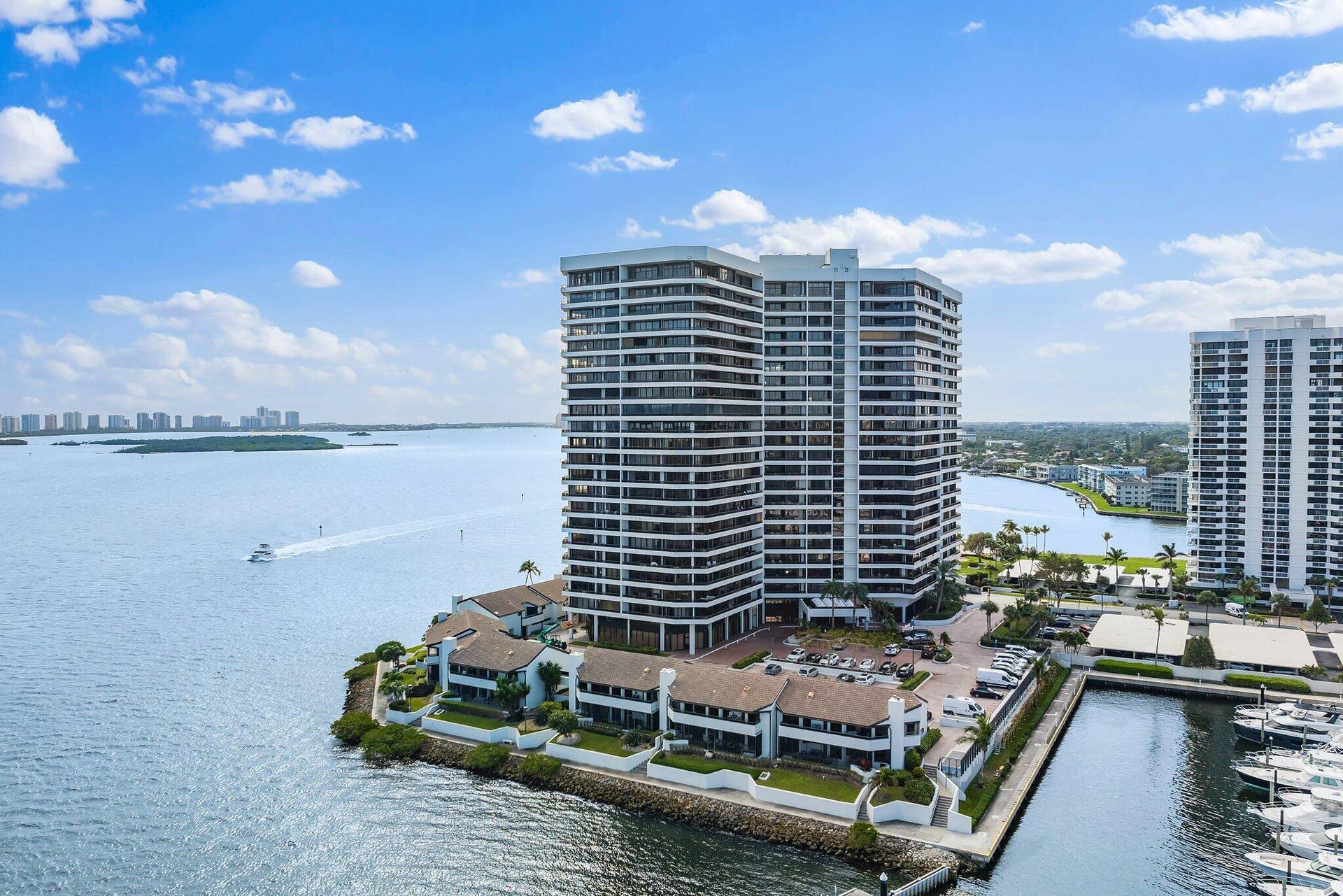 100 Lakeshore Drive, #457, North Palm Beach, FL 33408 100 Lakeshore Drive #457