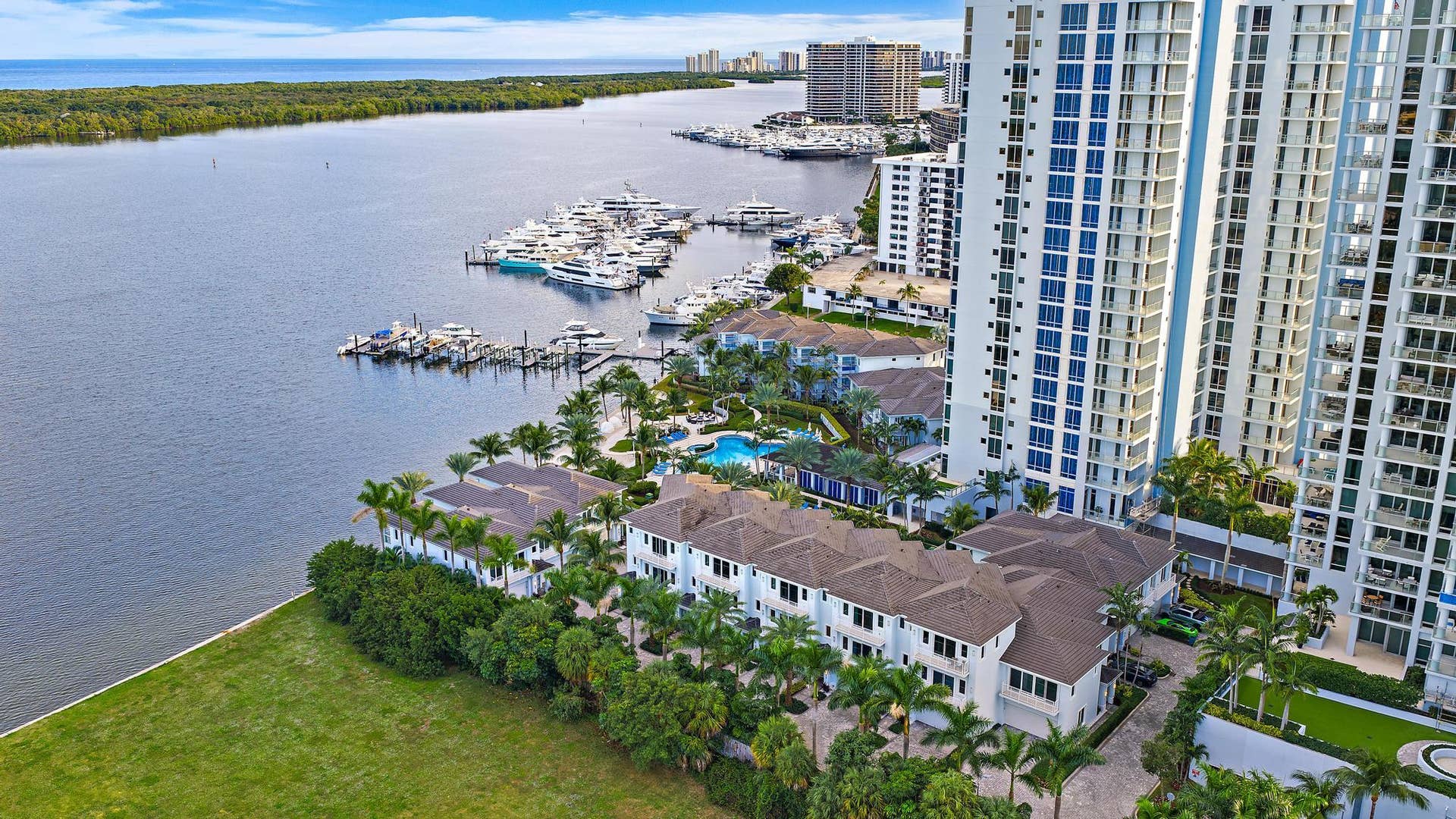112 Water Club Court N, North Palm Beach, FL 33408 112 Water Clb Wy-40