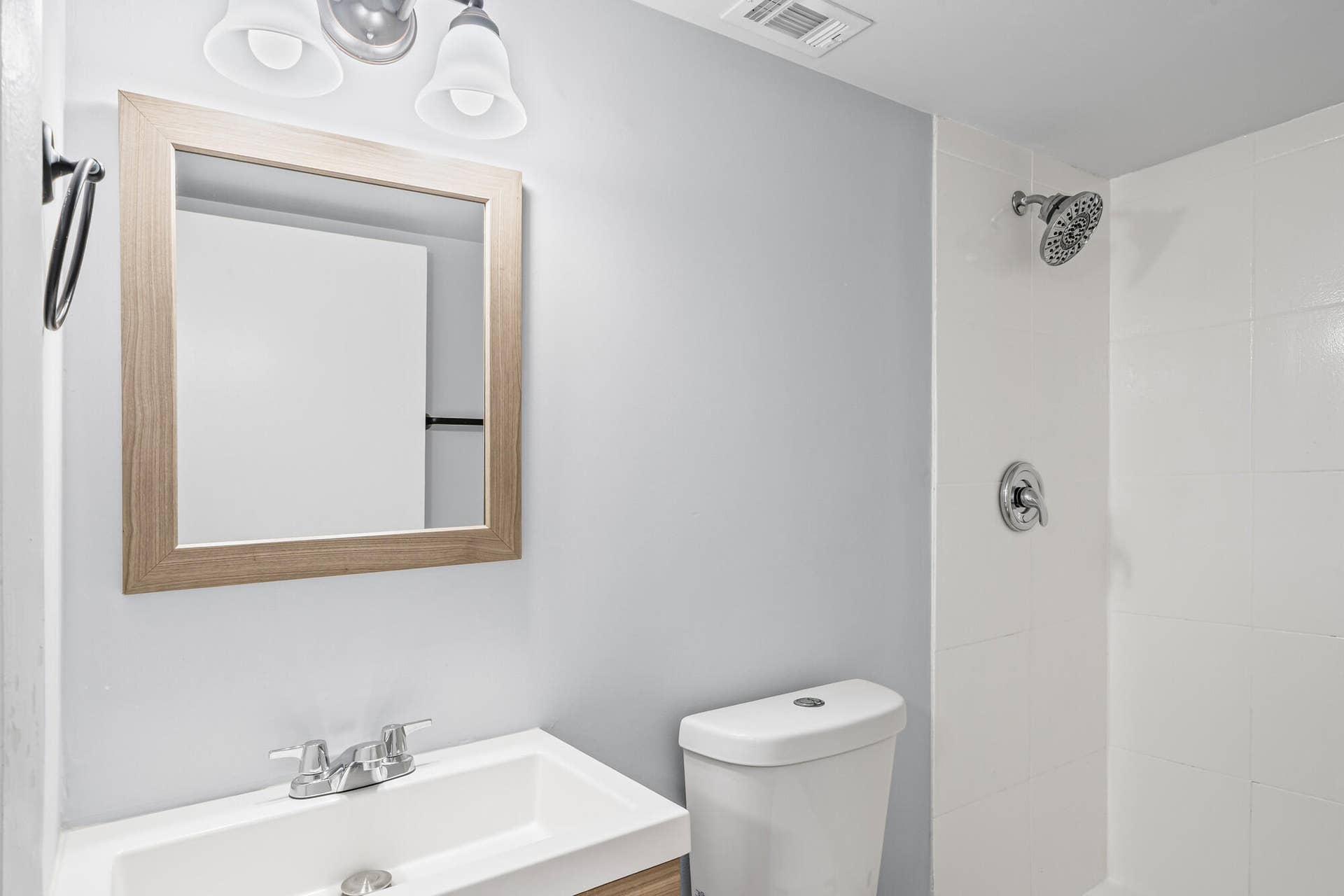 8194 Thames Boulevard, #B, Boca Raton, FL 33433 19 Bathroom A (1)