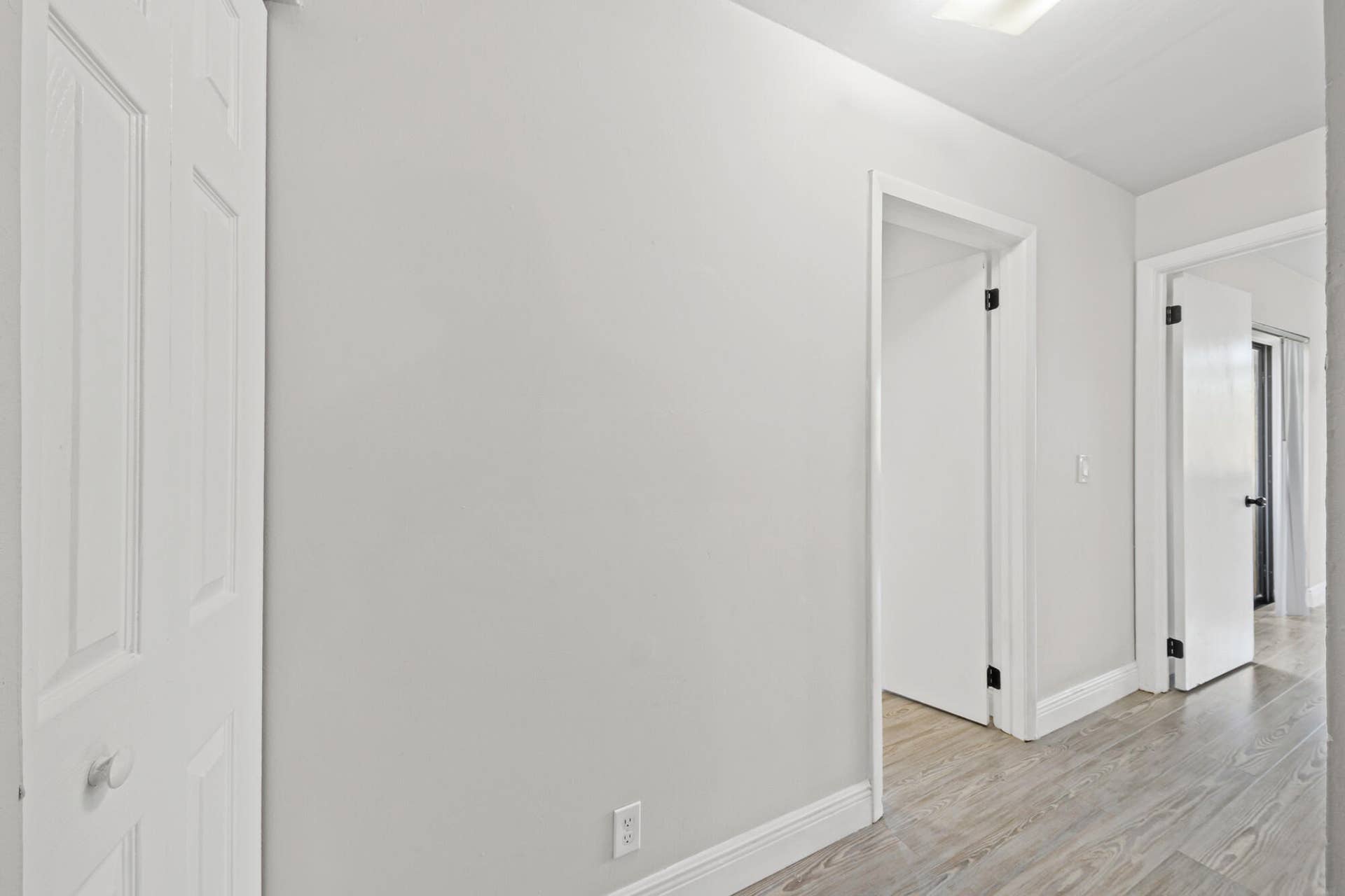 8194 Thames Boulevard, #B, Boca Raton, FL 33433 12 Foyer 2nd floor