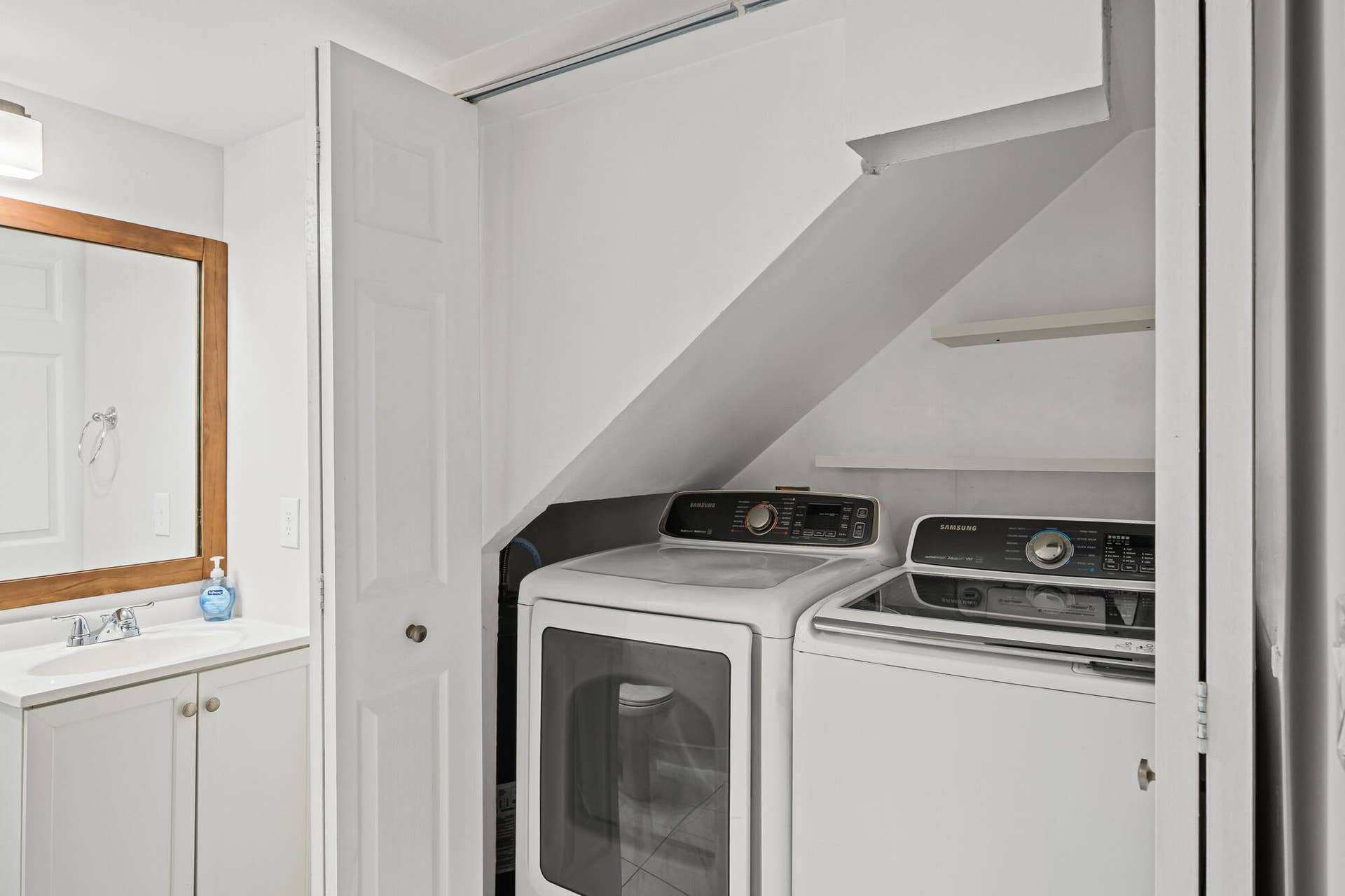 8194 Thames Boulevard, #B, Boca Raton, FL 33433 9 Laundry+Half bath (1)
