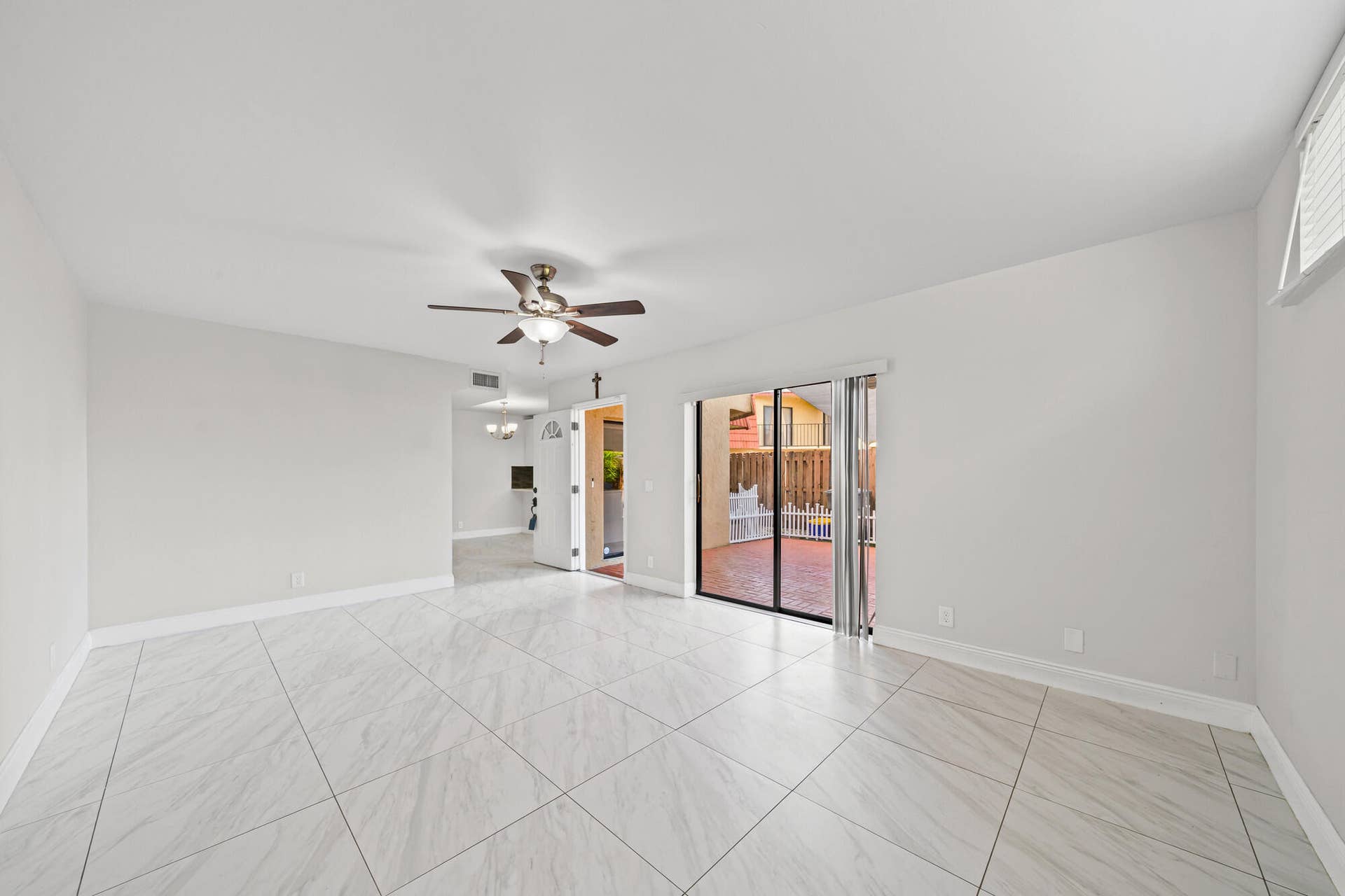8194 Thames Boulevard, #B, Boca Raton, FL 33433 5 Living Area (3)