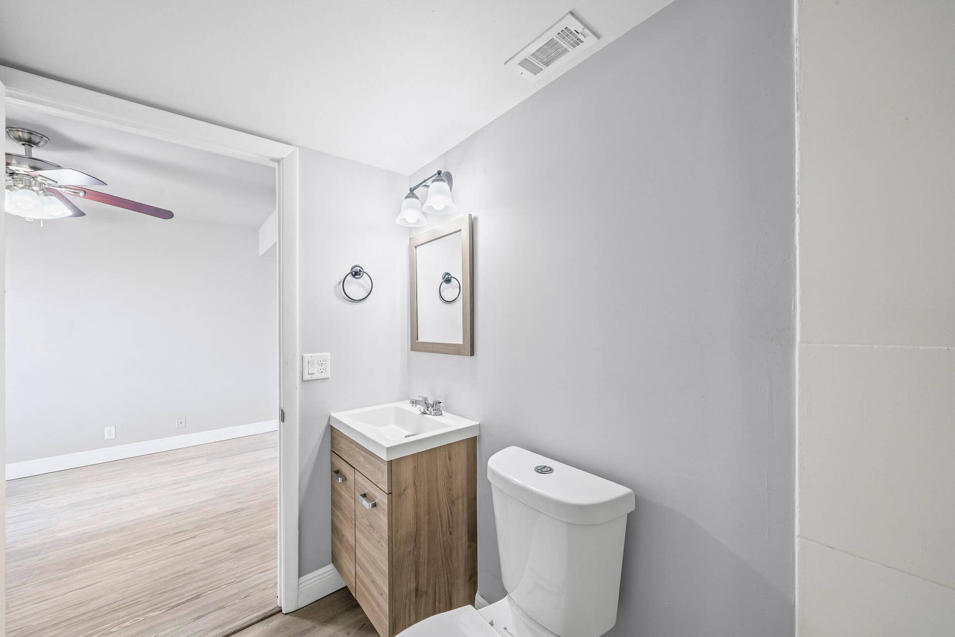 8194 Thames Boulevard, #B, Boca Raton, FL 33433 19 Bathroom A (3)