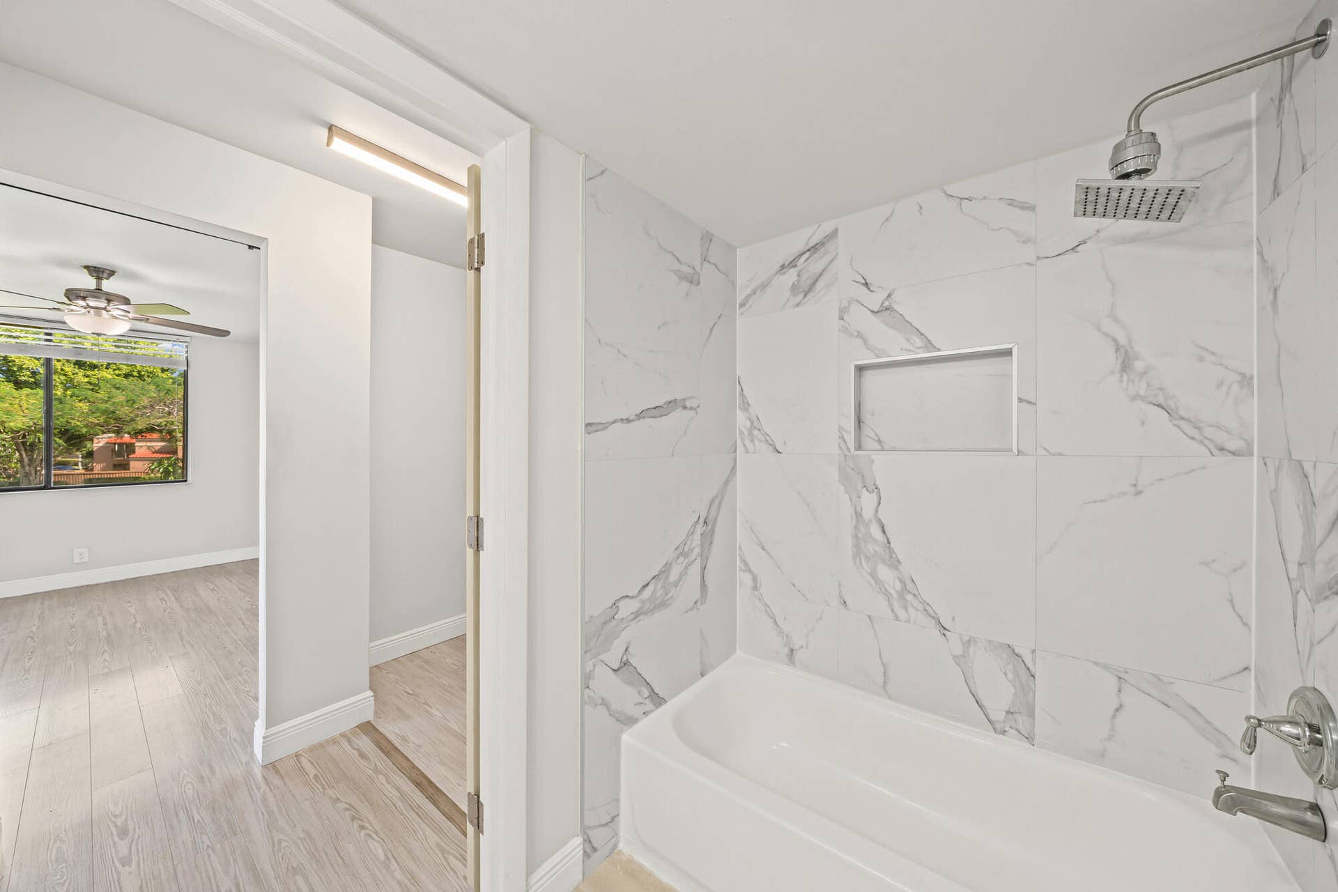 8194 Thames Boulevard, #B, Boca Raton, FL 33433 15 Bathroom B (3)