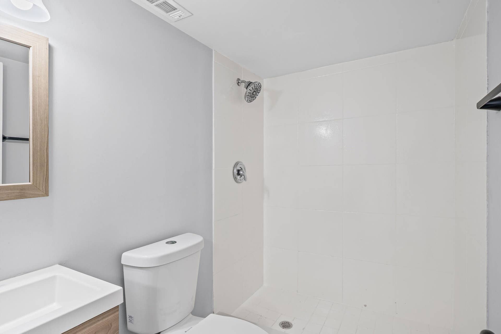 8194 Thames Boulevard, #B, Boca Raton, FL 33433 19 Bathroom A (2)