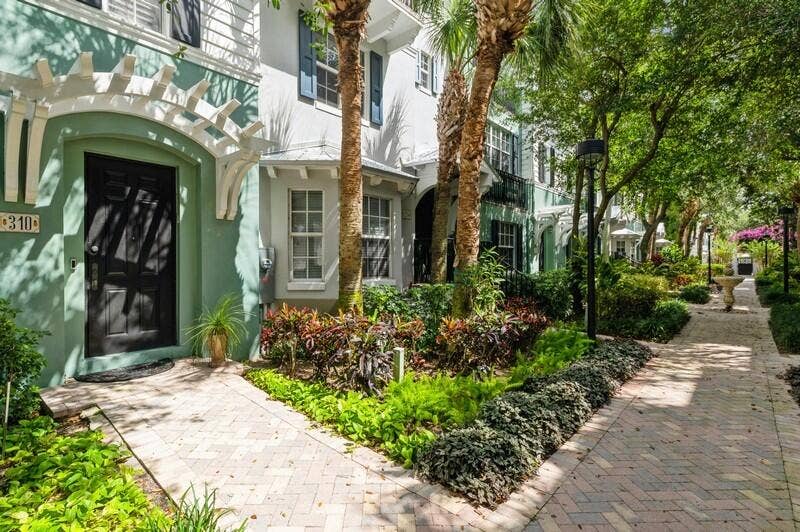 Property photo for 310 E Mallory Circle, Delray Beach, FL