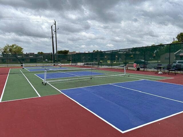 GL pickleball