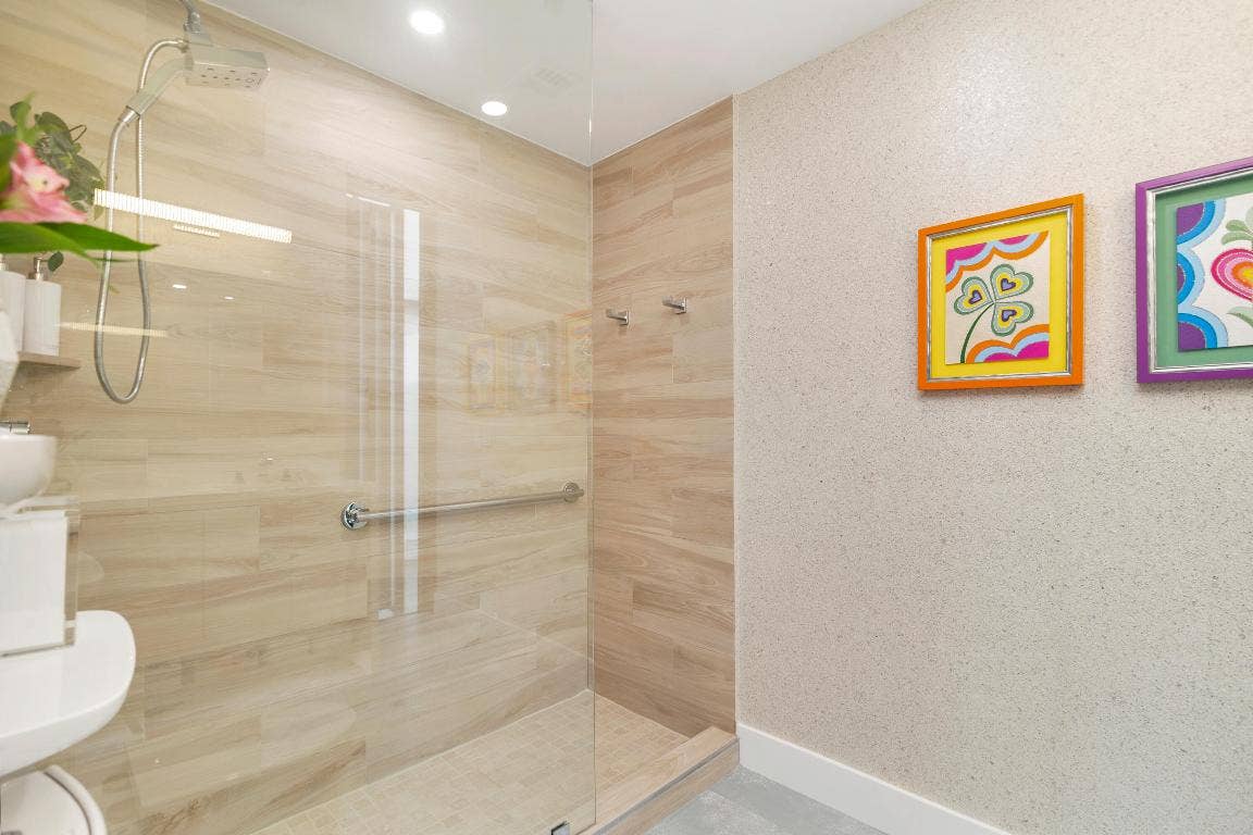 106 Inlet Way, #202, Palm Beach Shores, FL 33404