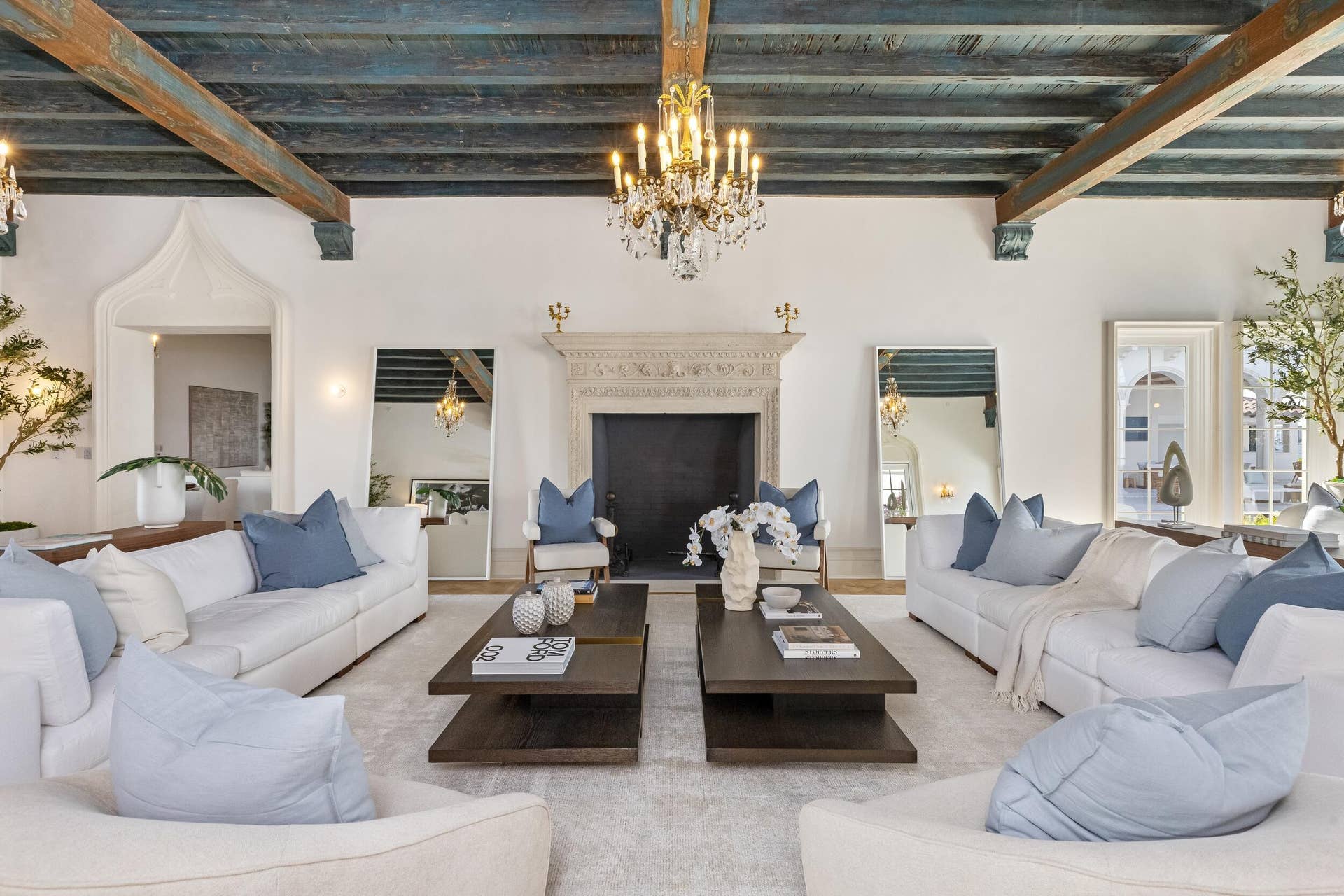 800 S County Road, Palm Beach, FL 33480 Formal Living Room
