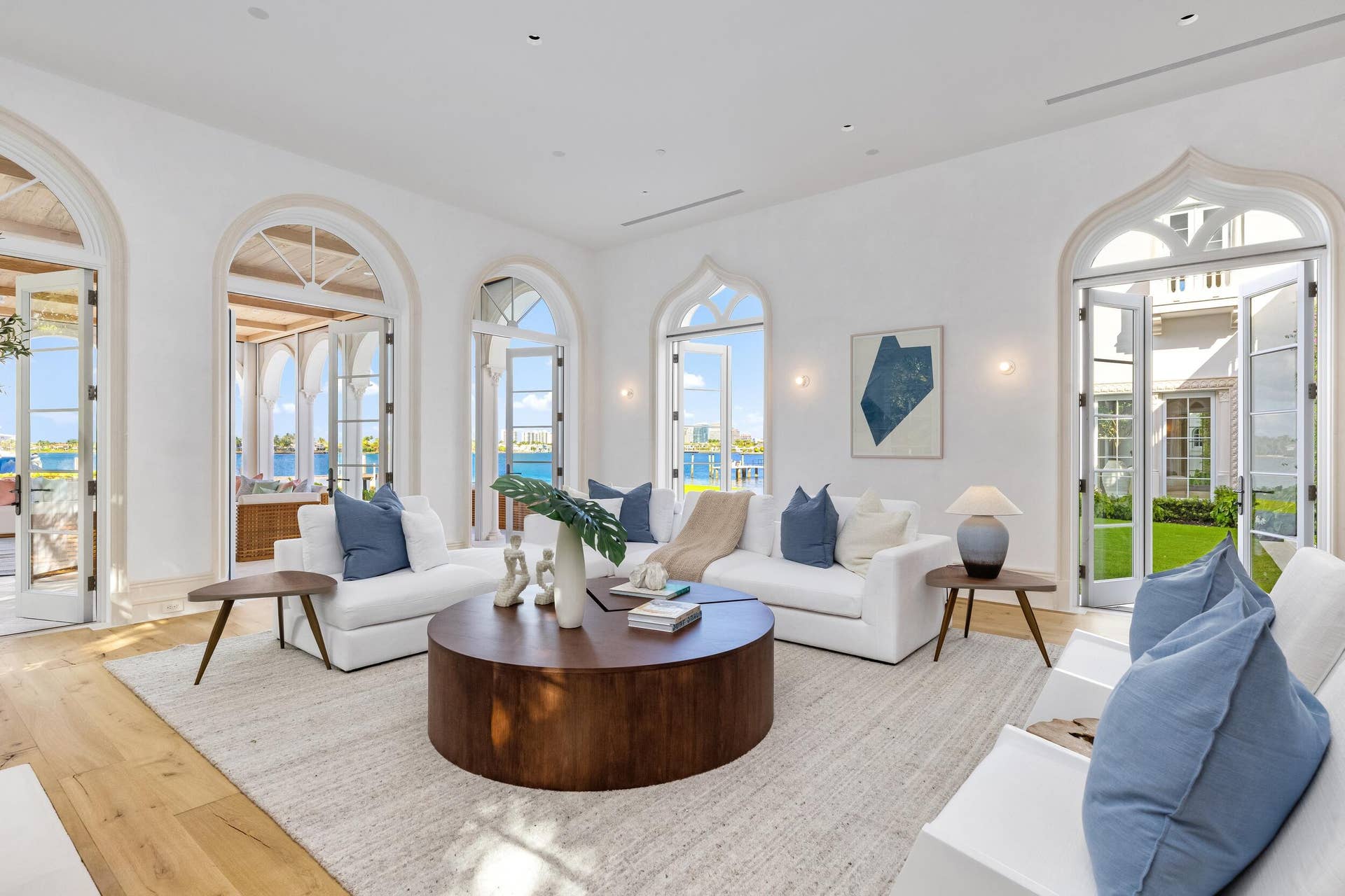 800 S County Road, Palm Beach, FL 33480 Family Room 5