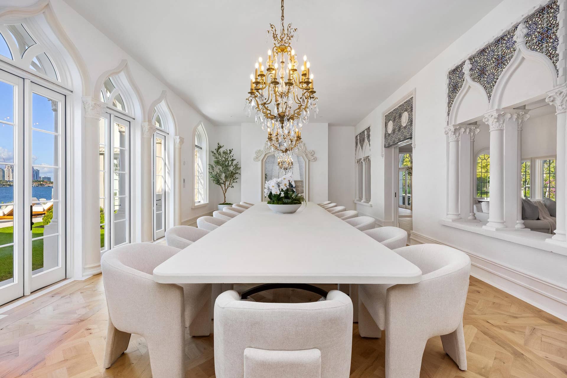 800 S County Road, Palm Beach, FL 33480 Formal Dining Room