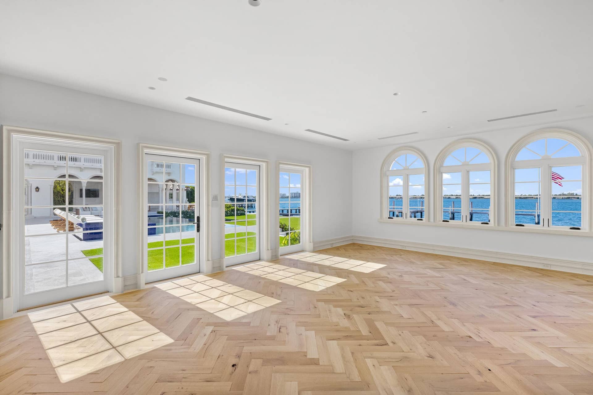800 S County Road, Palm Beach, FL 33480 Painting Room