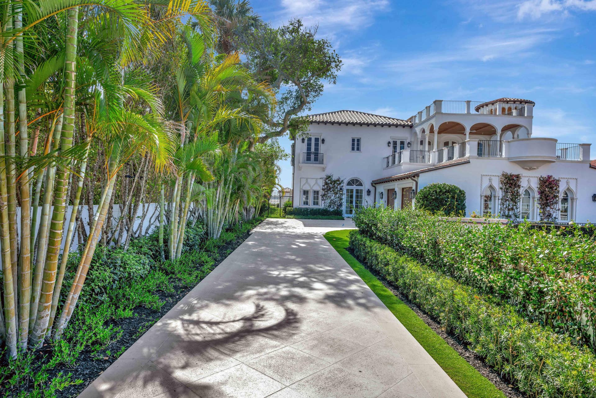 800 S County Road, Palm Beach, FL 33480 Second Entrance to Garage