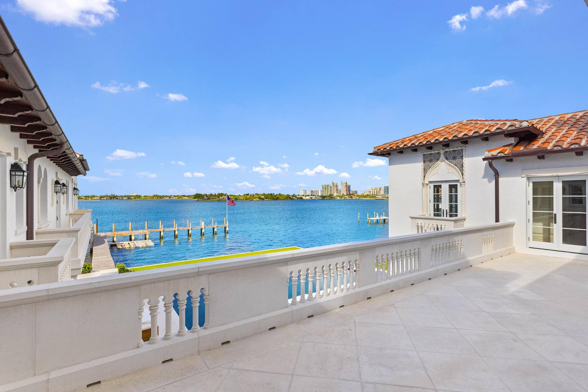 800 S County Road, Palm Beach, FL 33480 West Terrace