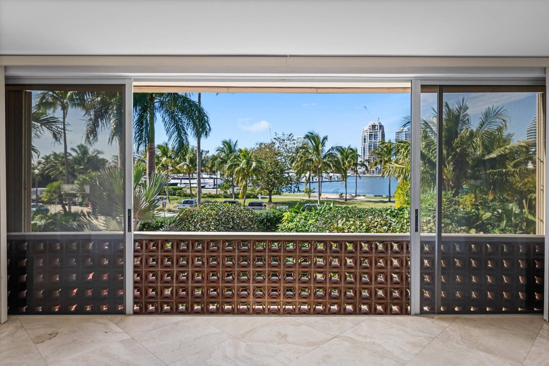 369 S Lake Drive, #2e, Palm Beach, FL 33480 View