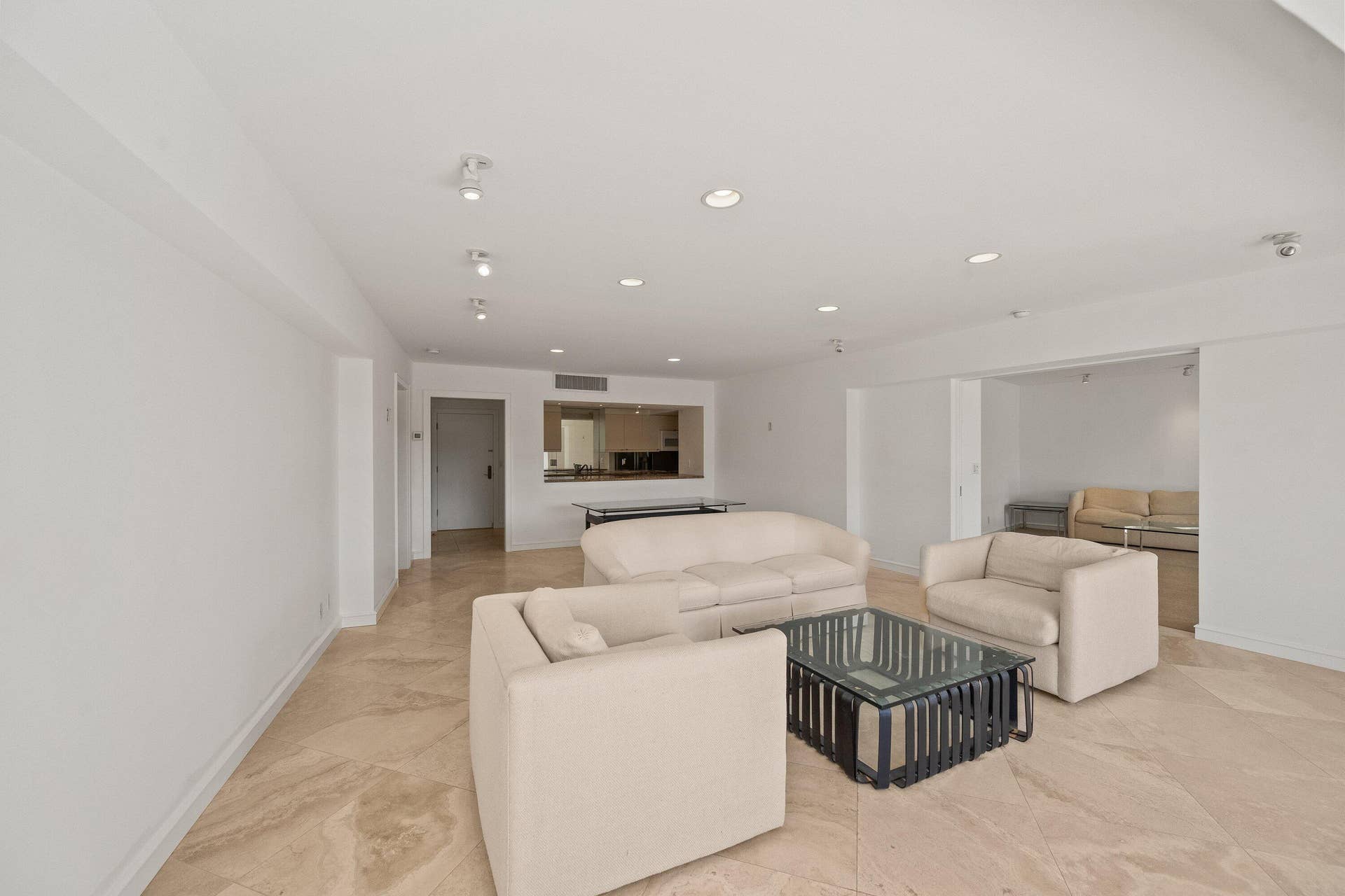 369 S Lake Drive, #2e, Palm Beach, FL 33480 Living/Dining
