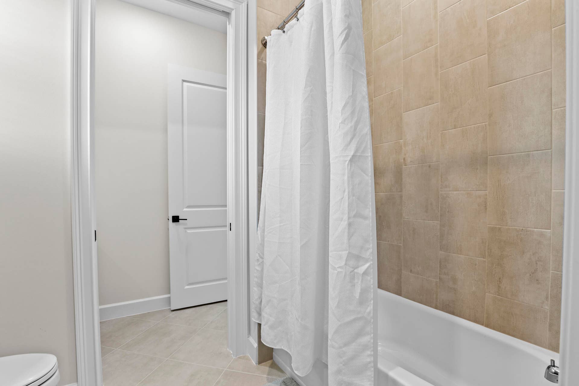 14952 Woodlot Court, Westlake, FL 33470 Jack & Jill Bathroom
