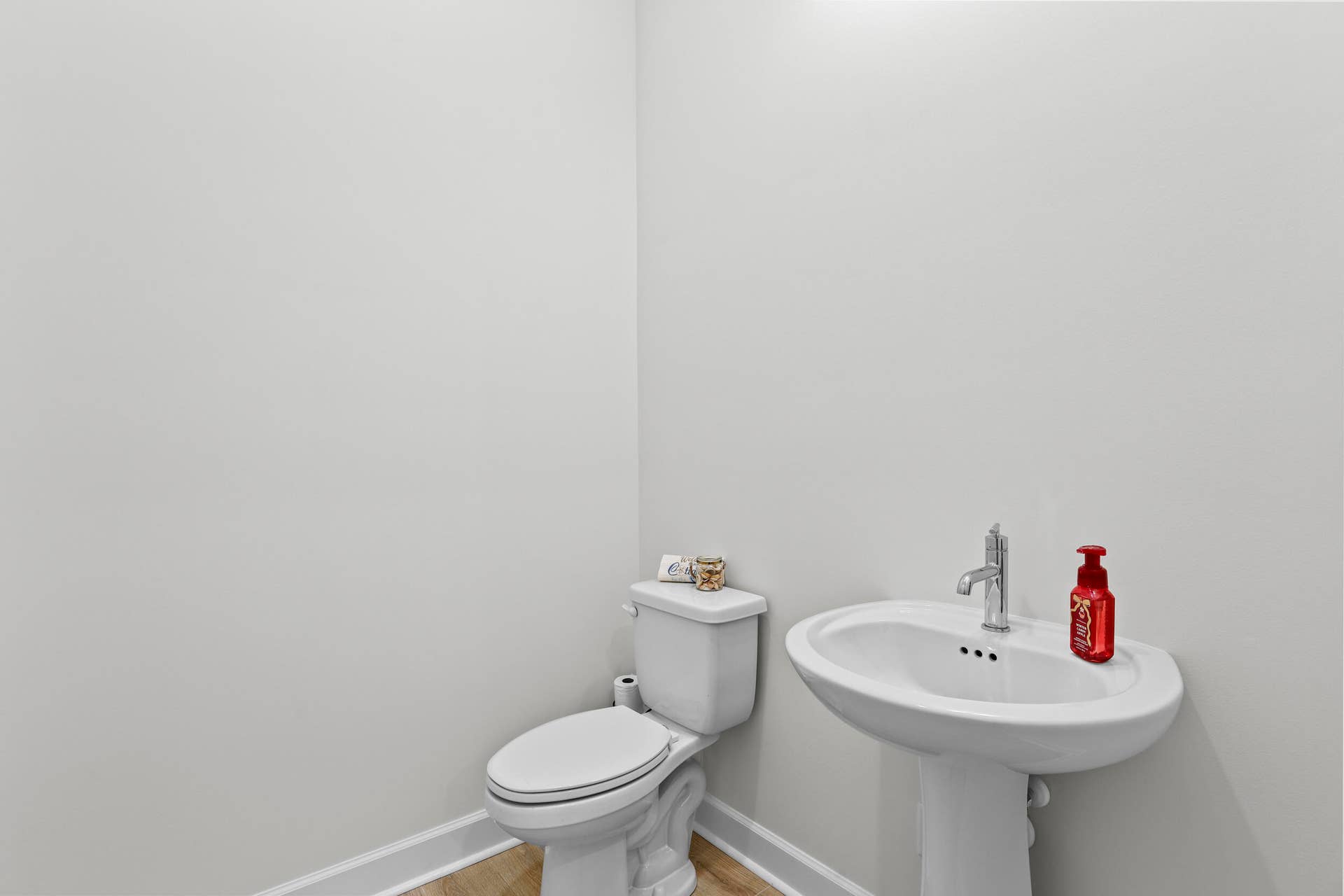 14952 Woodlot Court, Westlake, FL 33470 Powder Bathroom