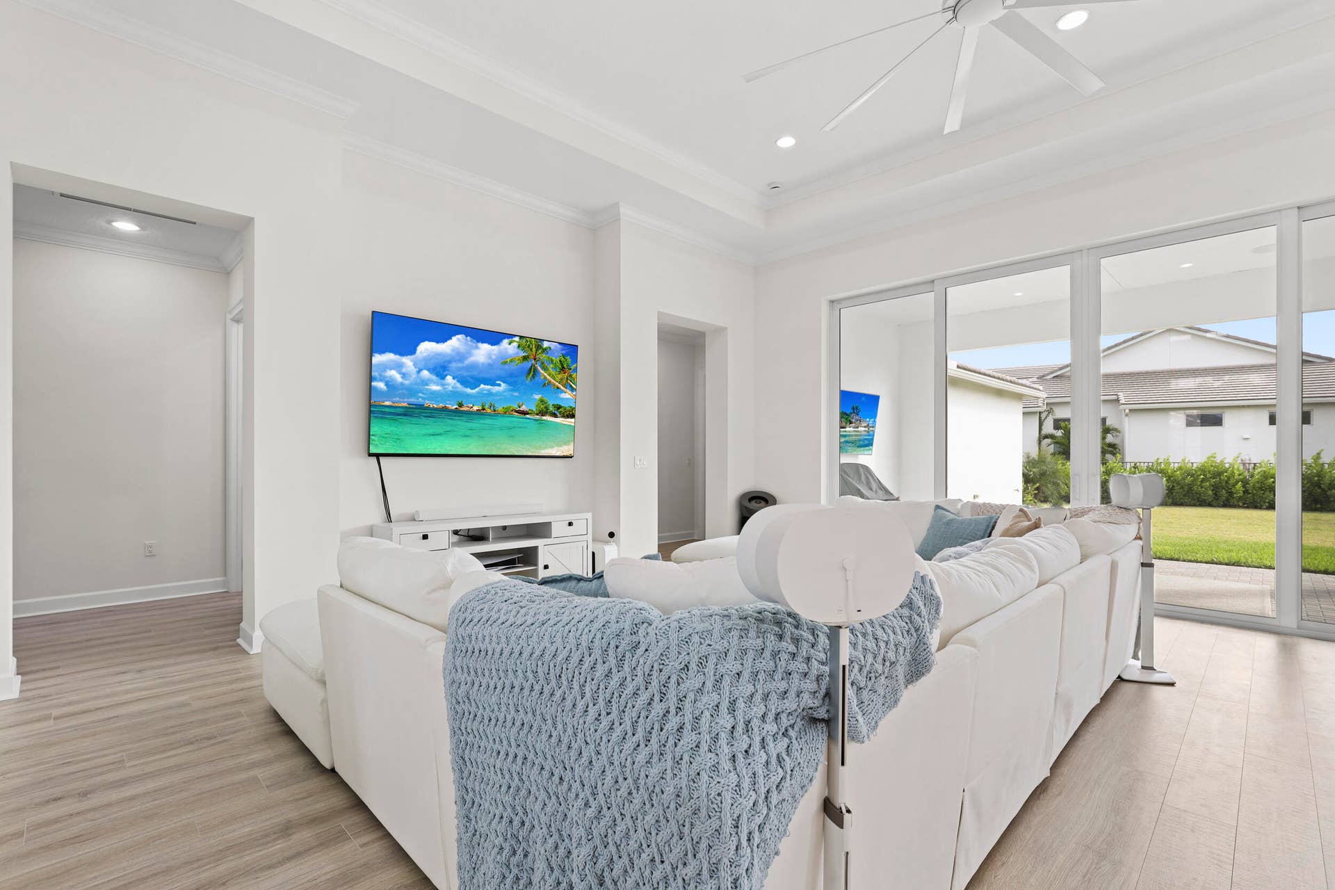 14952 Woodlot Court, Westlake, FL 33470 Living Room