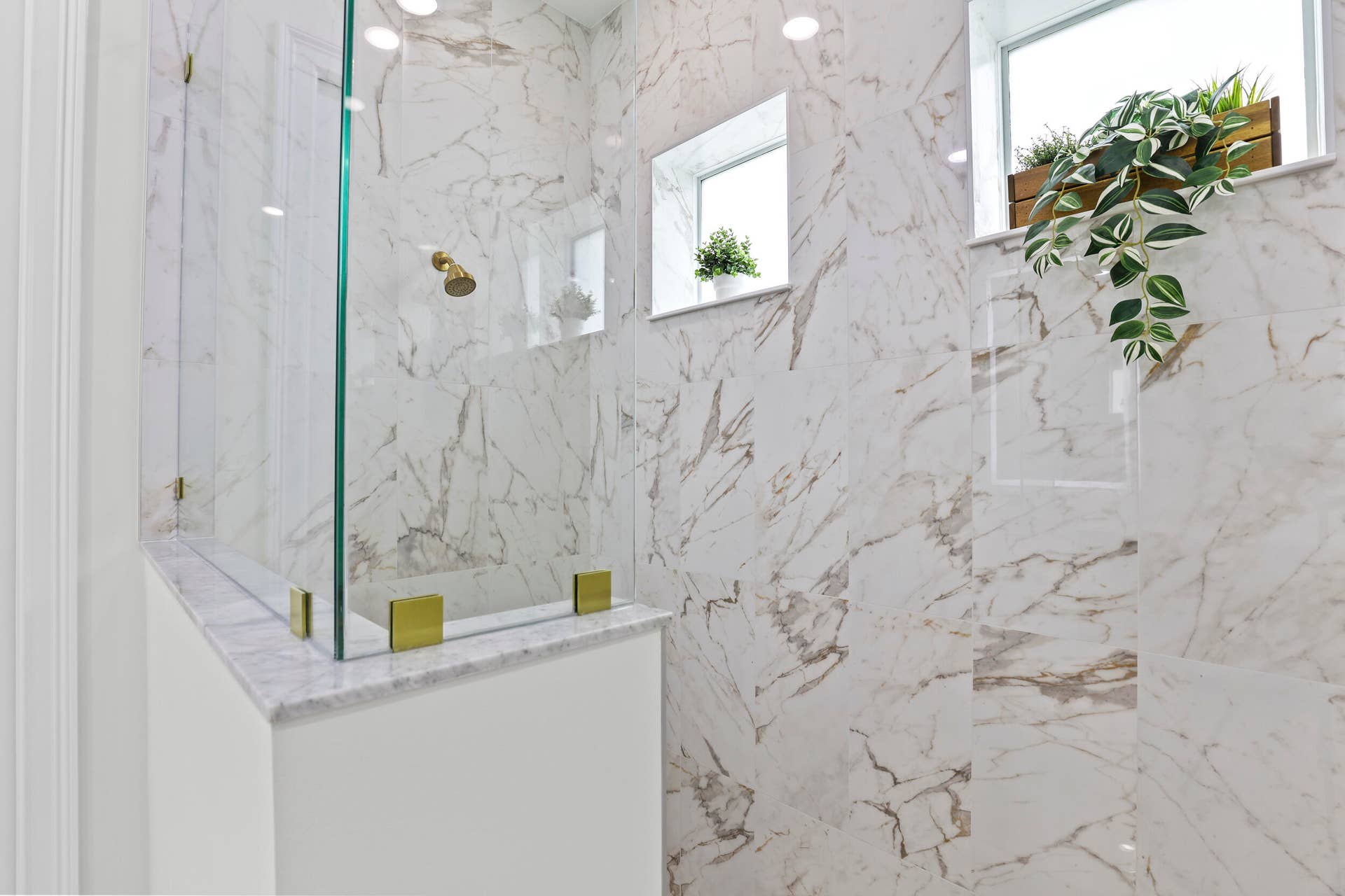14952 Woodlot Court, Westlake, FL 33470 Double head showers with upgraded plumbing accessories