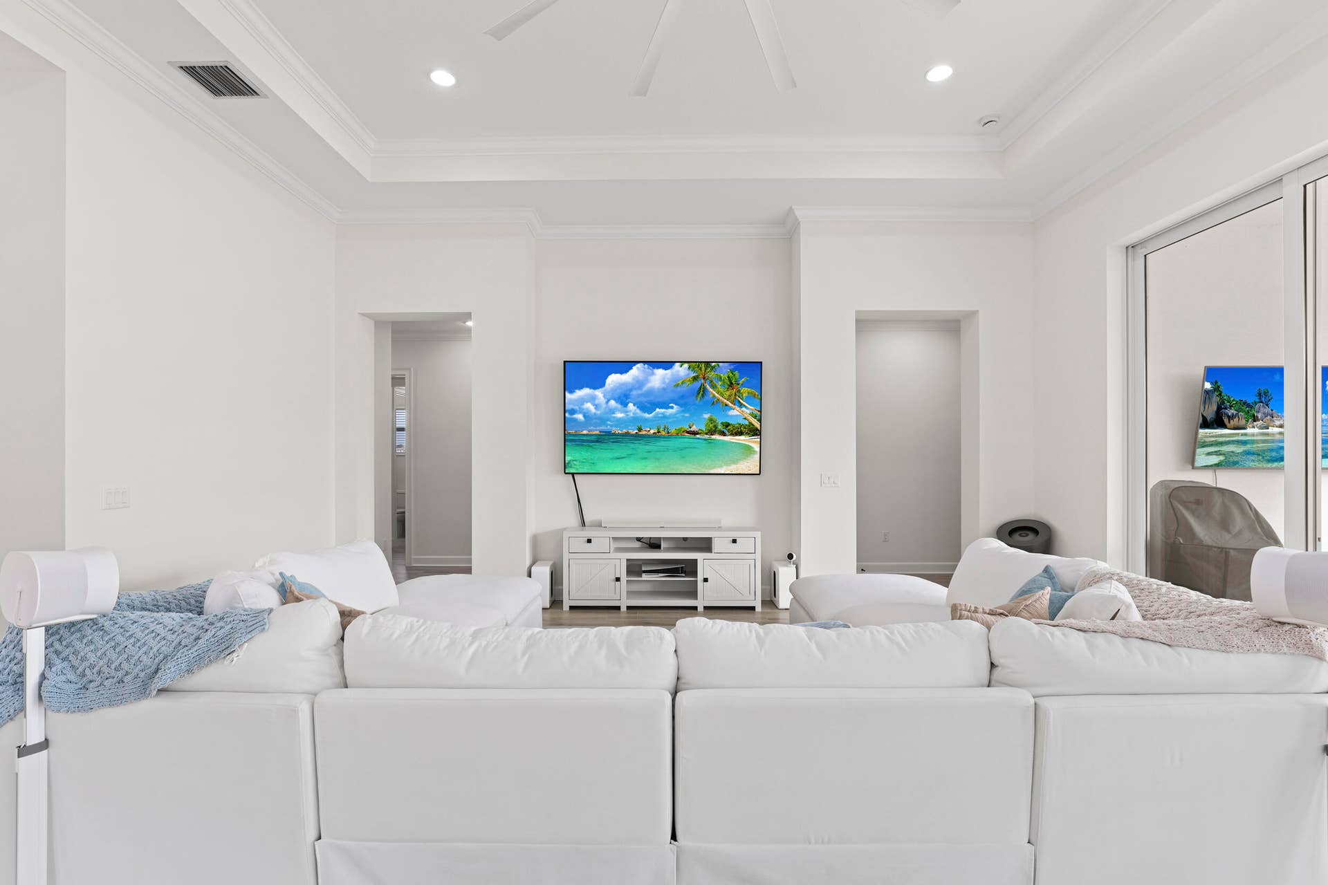 14952 Woodlot Court, Westlake, FL 33470 Living Room