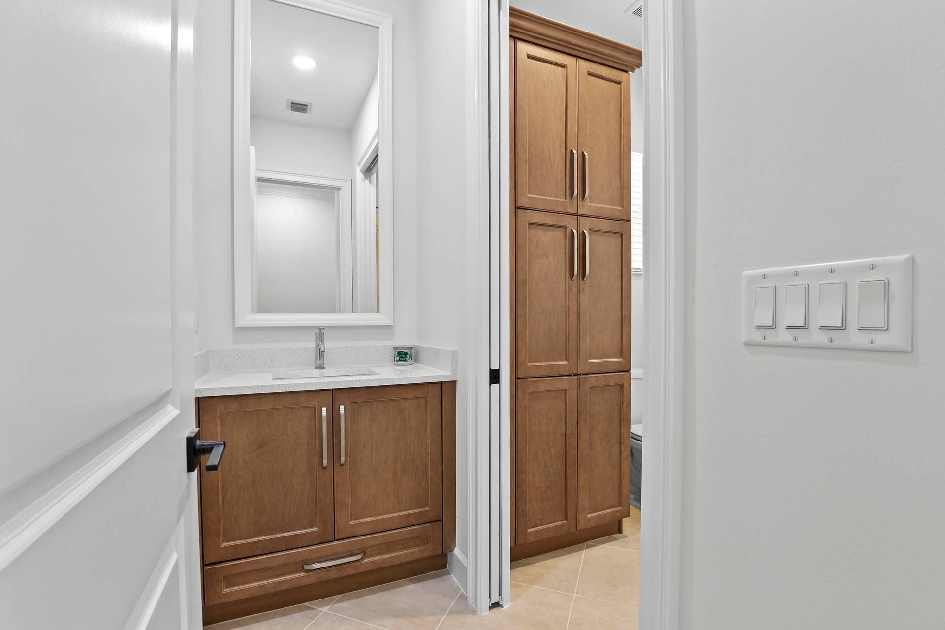 14952 Woodlot Court, Westlake, FL 33470 Jack & Jill Bathroom