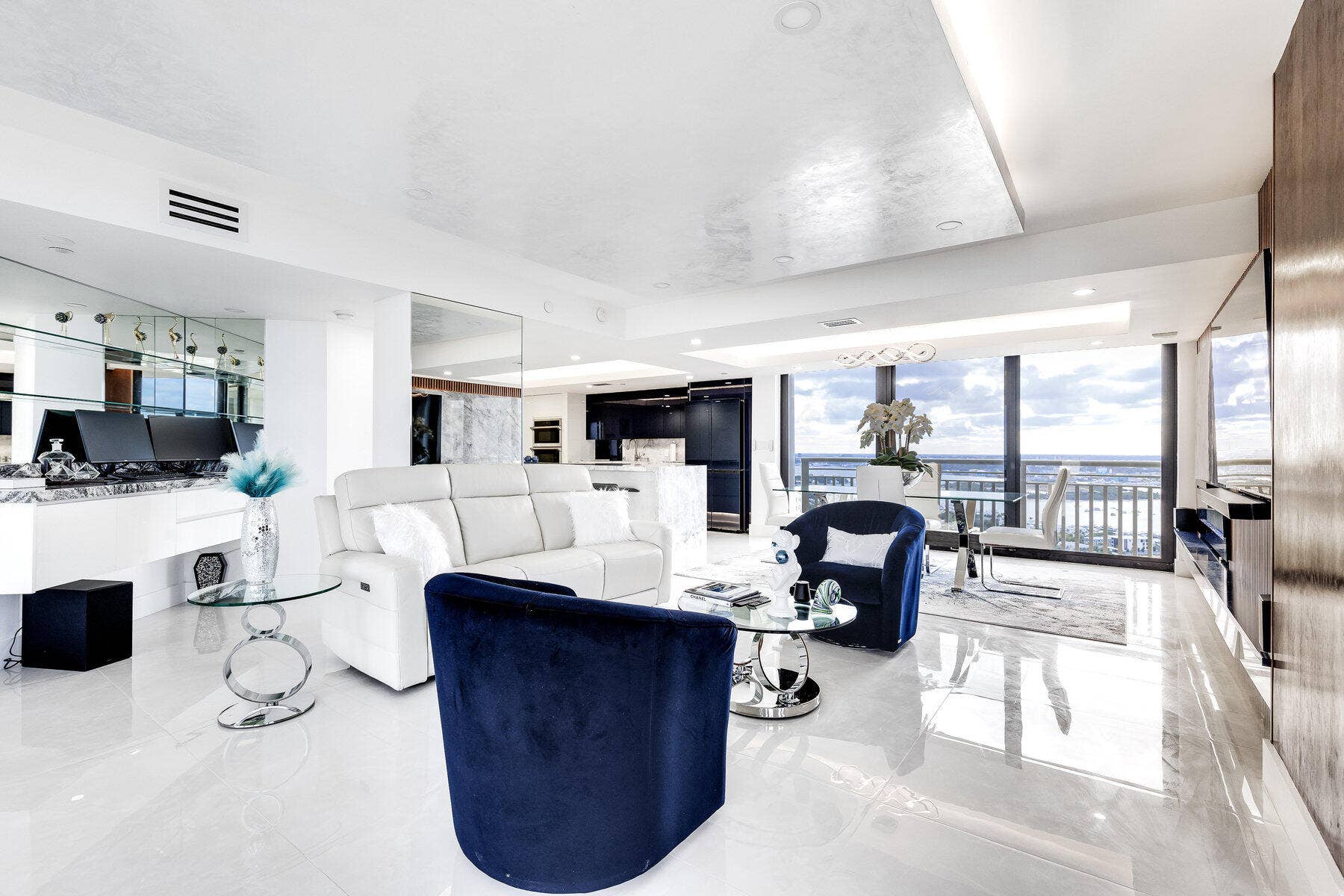 3000 N Ocean Drive, #Ph-a, Singer Island, FL 33404 Livingroom