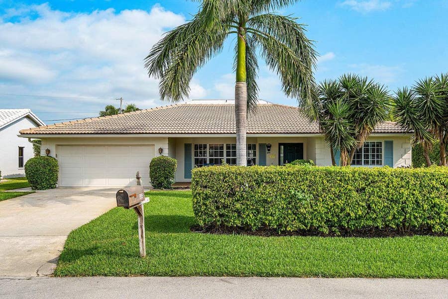Property photo for 899 Barcelona Drive, Boca Raton, FL