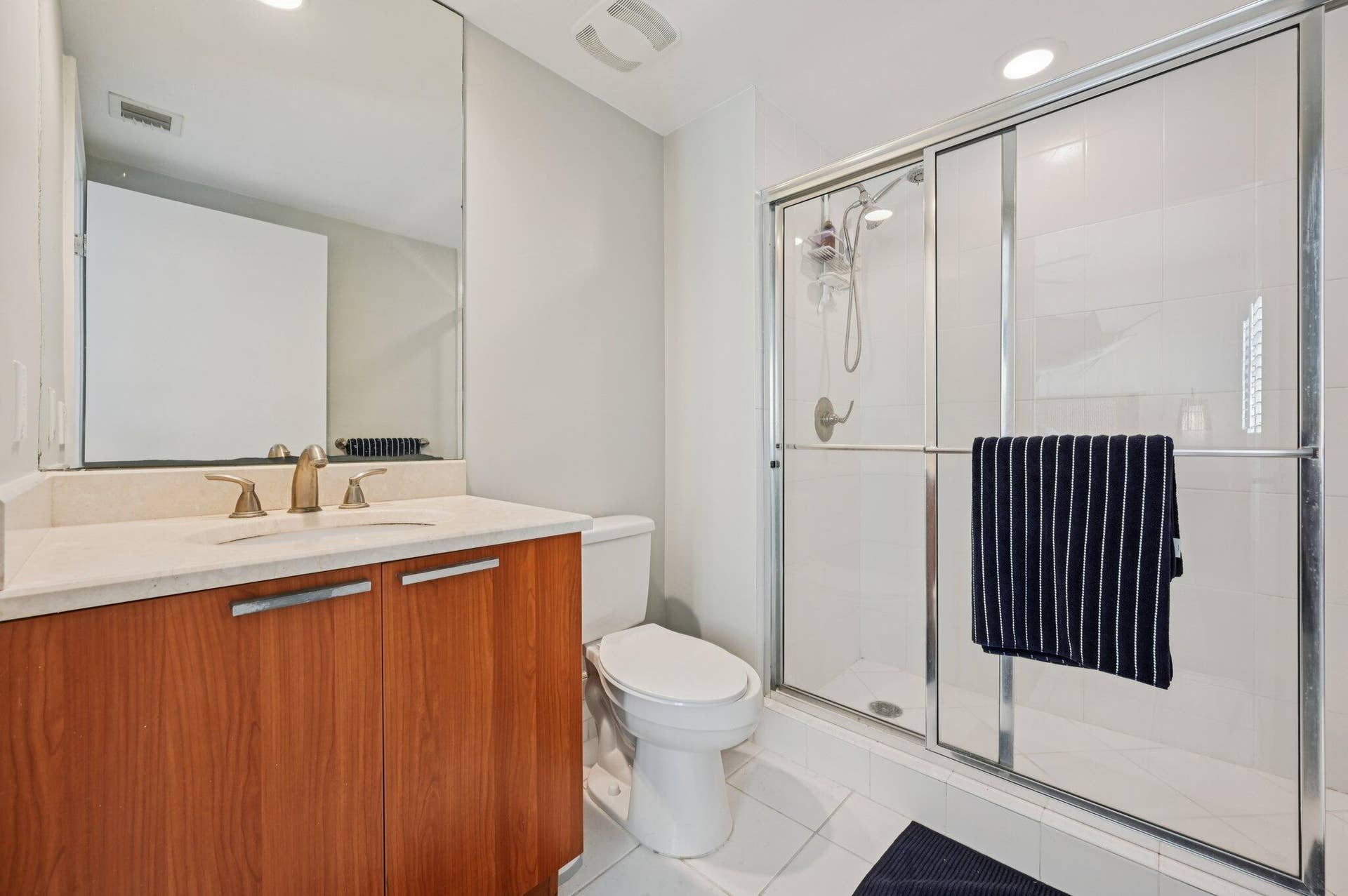2640 Lake Shore Drive, #1810, Riviera Beach, FL 33404 2640 Lake Shore Drive, #1810, Riviera Beach, FL 33404