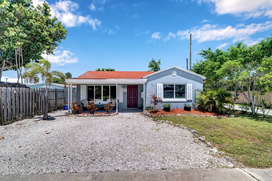 Property photo for 6410 S Olive Avenue, West Palm Beach, FL