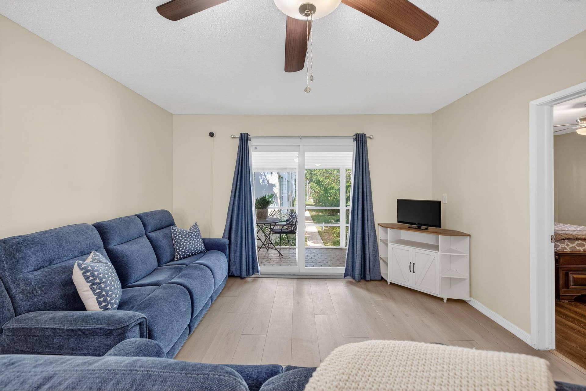 2050 NE 39th Street, #210s, Lighthouse Point, FL 33064 11-web-or-mls-699A1911
