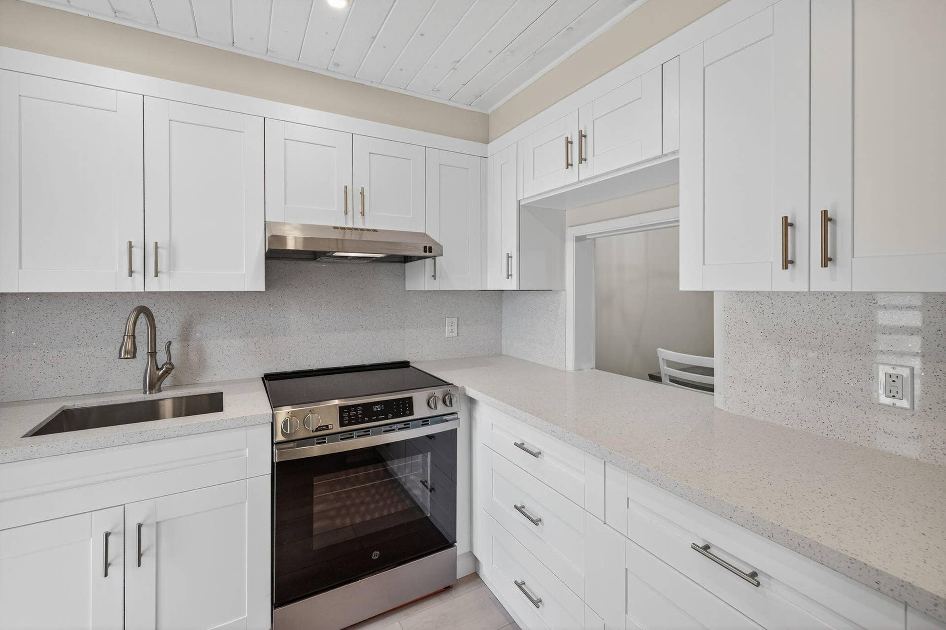 2050 NE 39th Street, #210s, Lighthouse Point, FL 33064 19-web-or-mls-699A1981